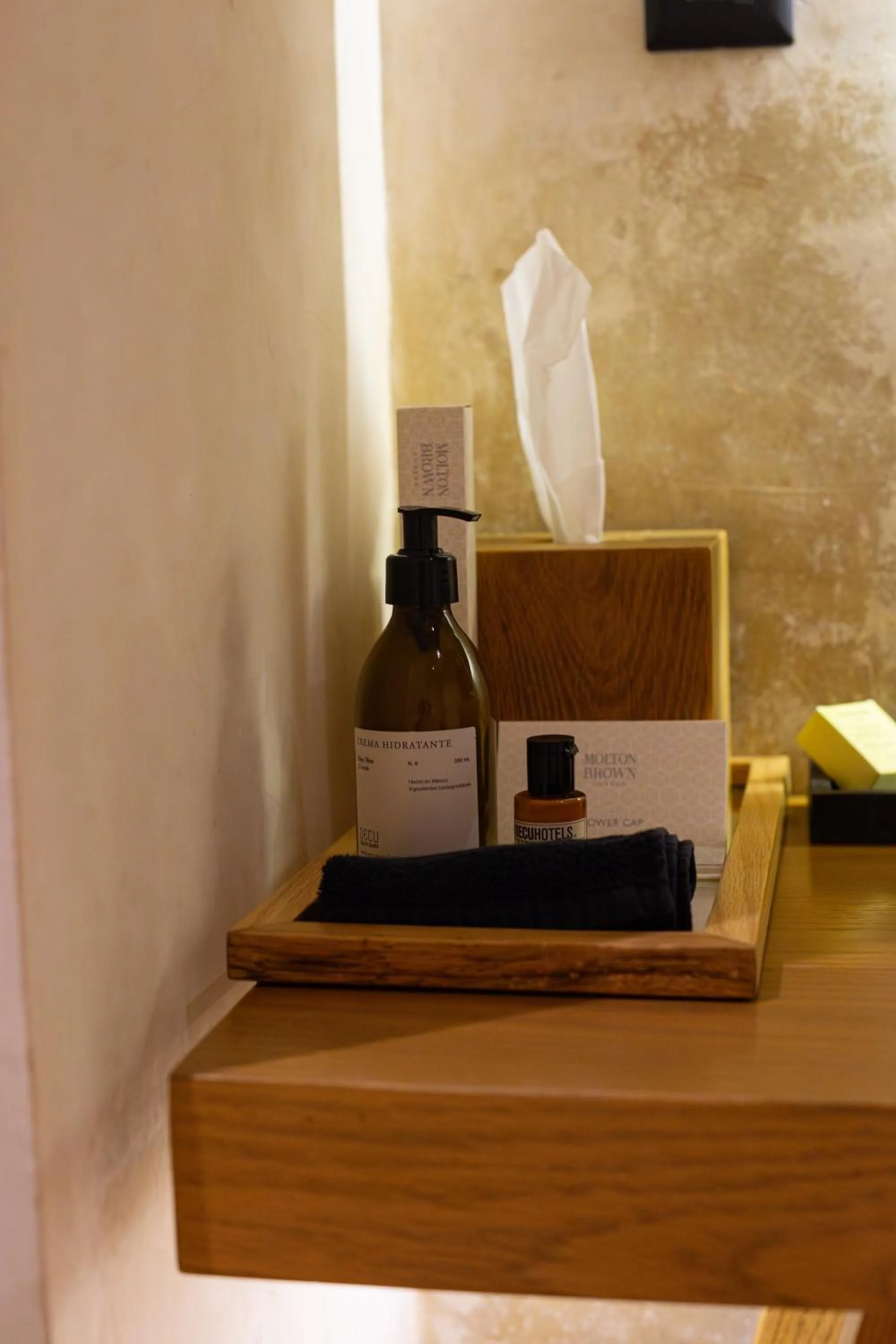 Photo of the whole room in DECU DOWNTOWN