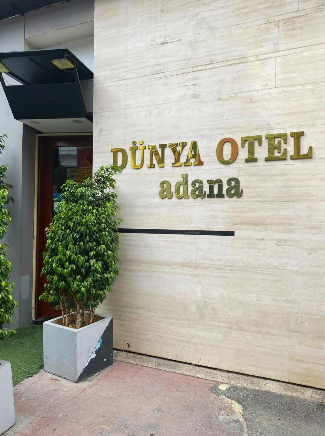 Property building in Dünya Otel Adana