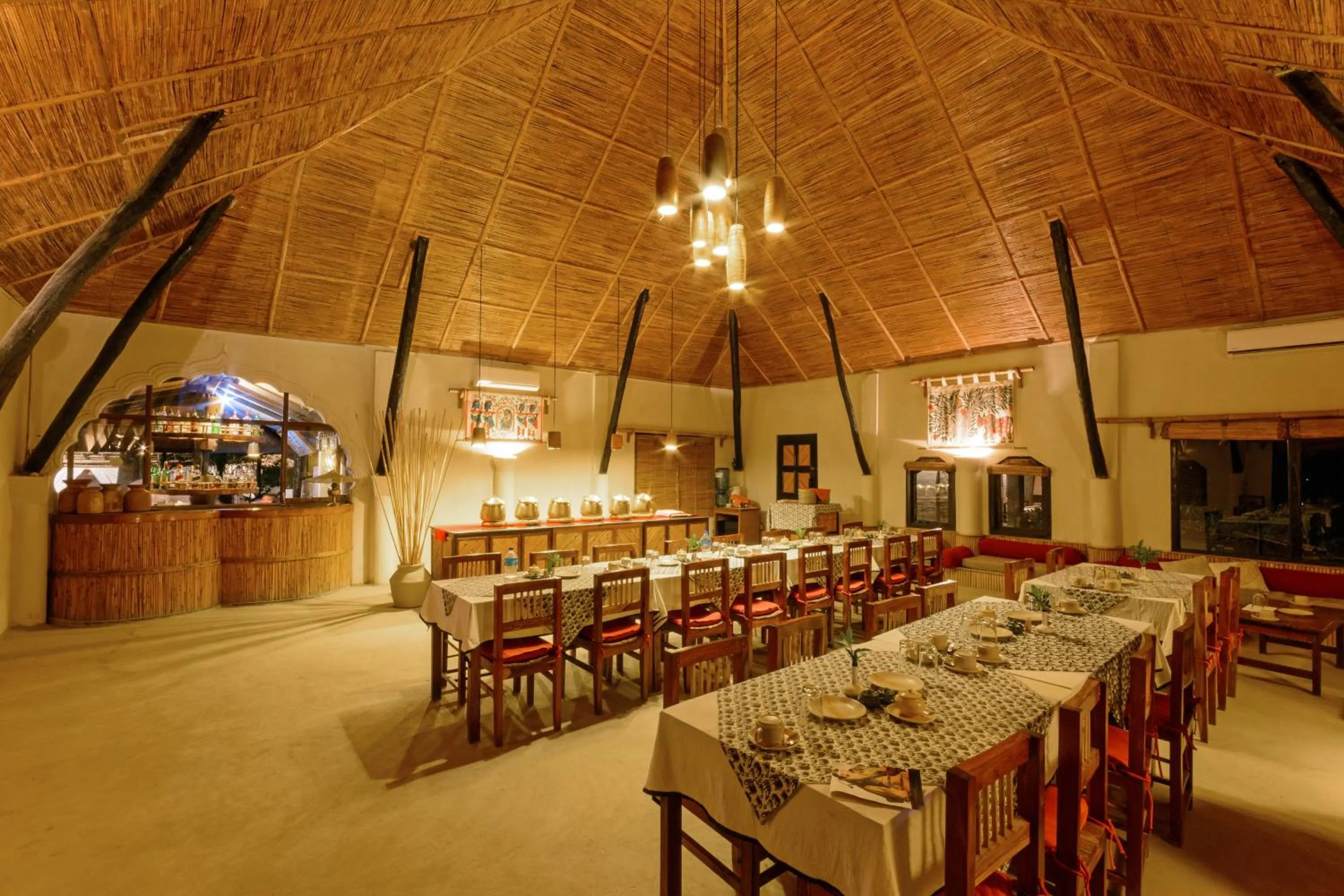Restaurant/places to eat in Machan Country Villa
