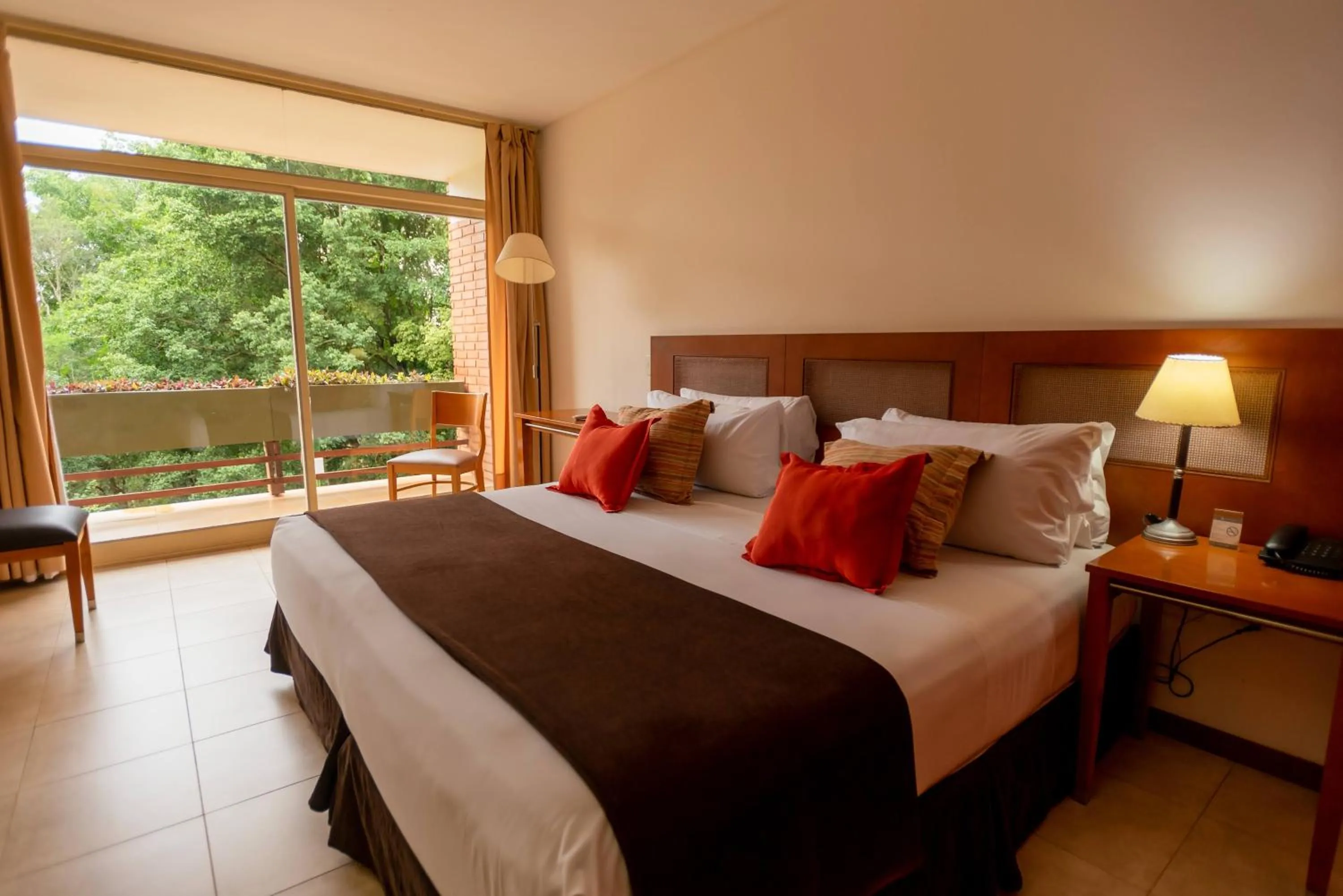 Bedroom, Bed in Hotel Raices Esturion