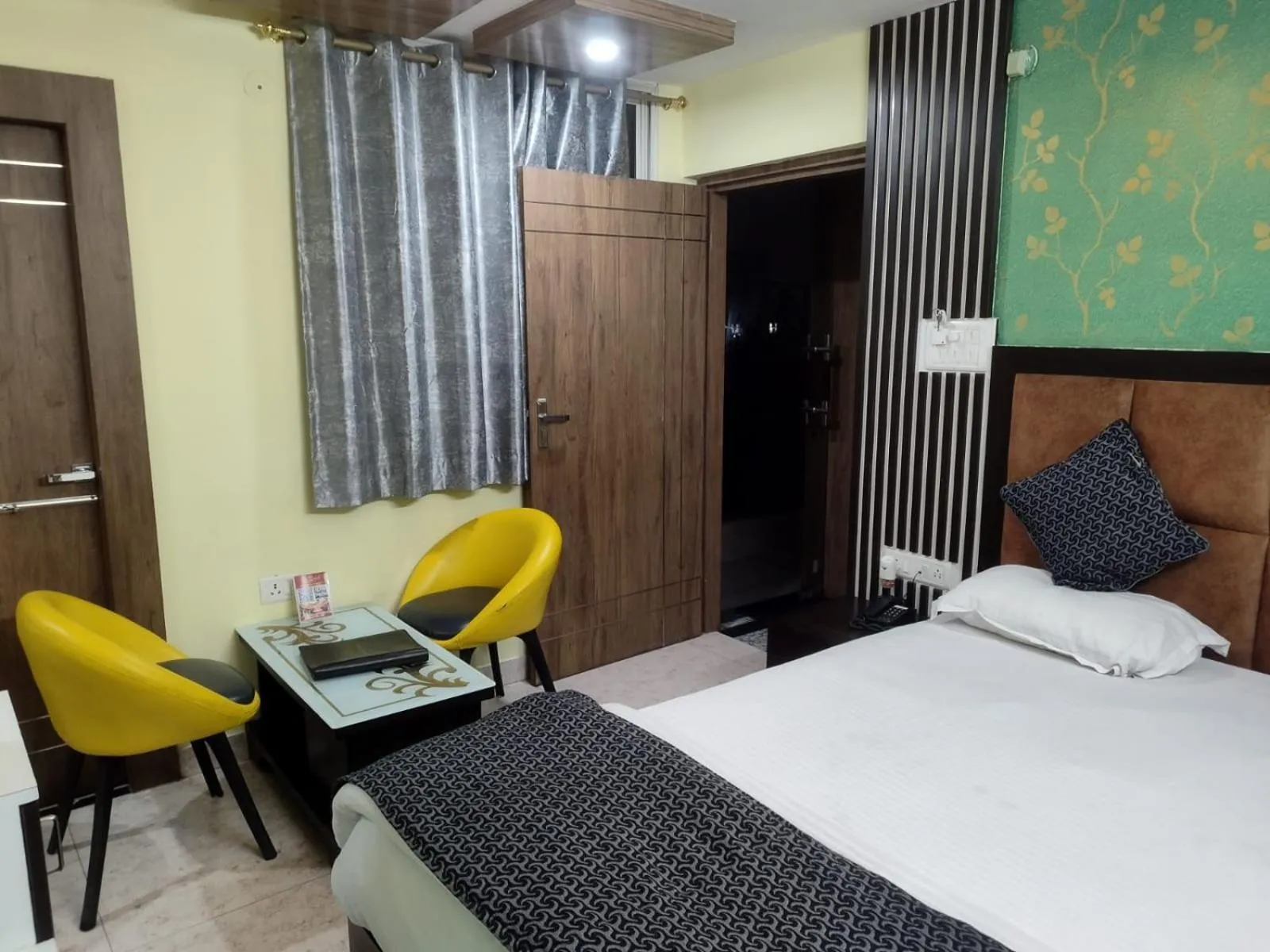 Bed in Hotel Prem Residency