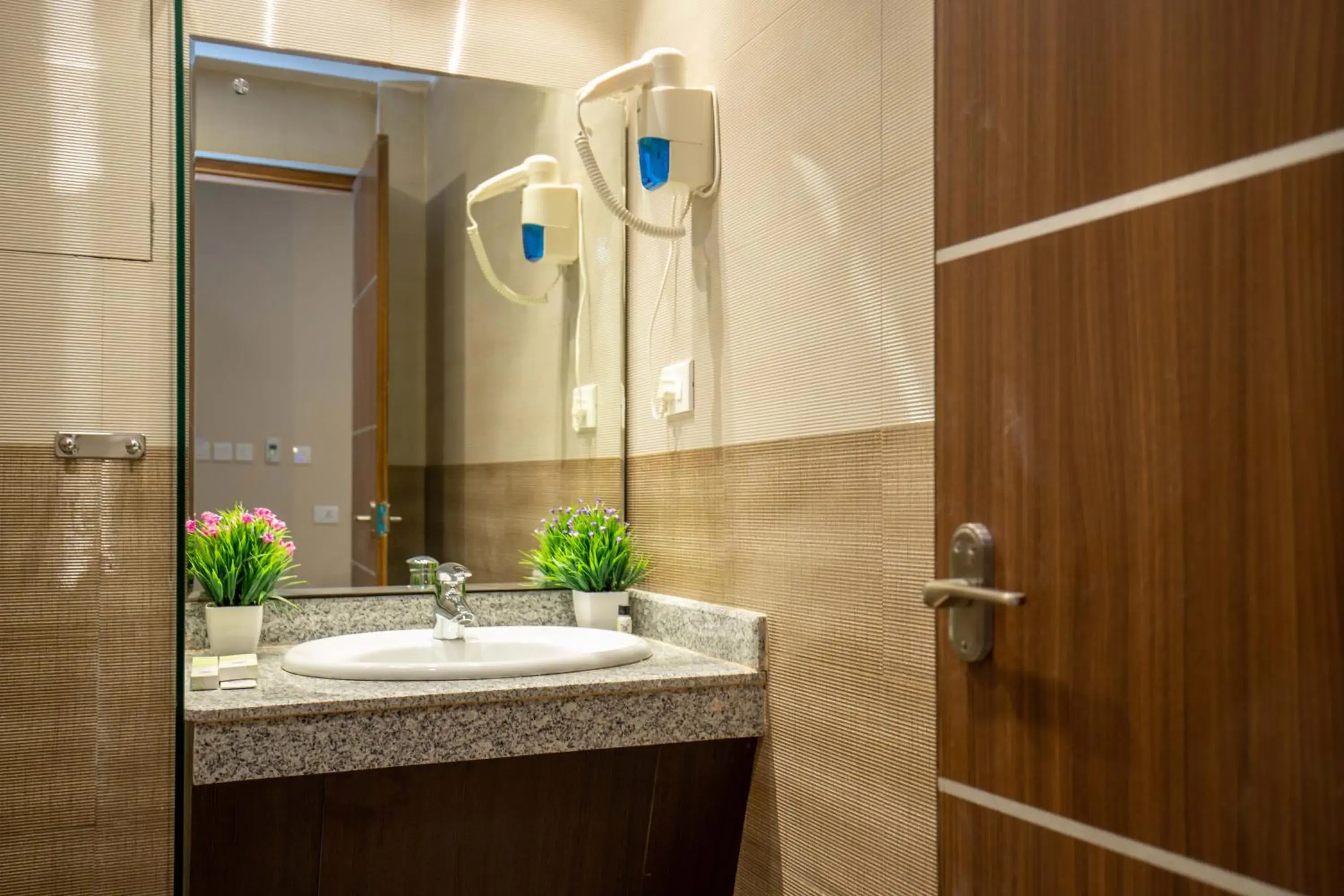 Deluxe Twin Room - single occupancy in Hotel Palm International Deluxe Twin Room - single occupancy in Hotel Palm International