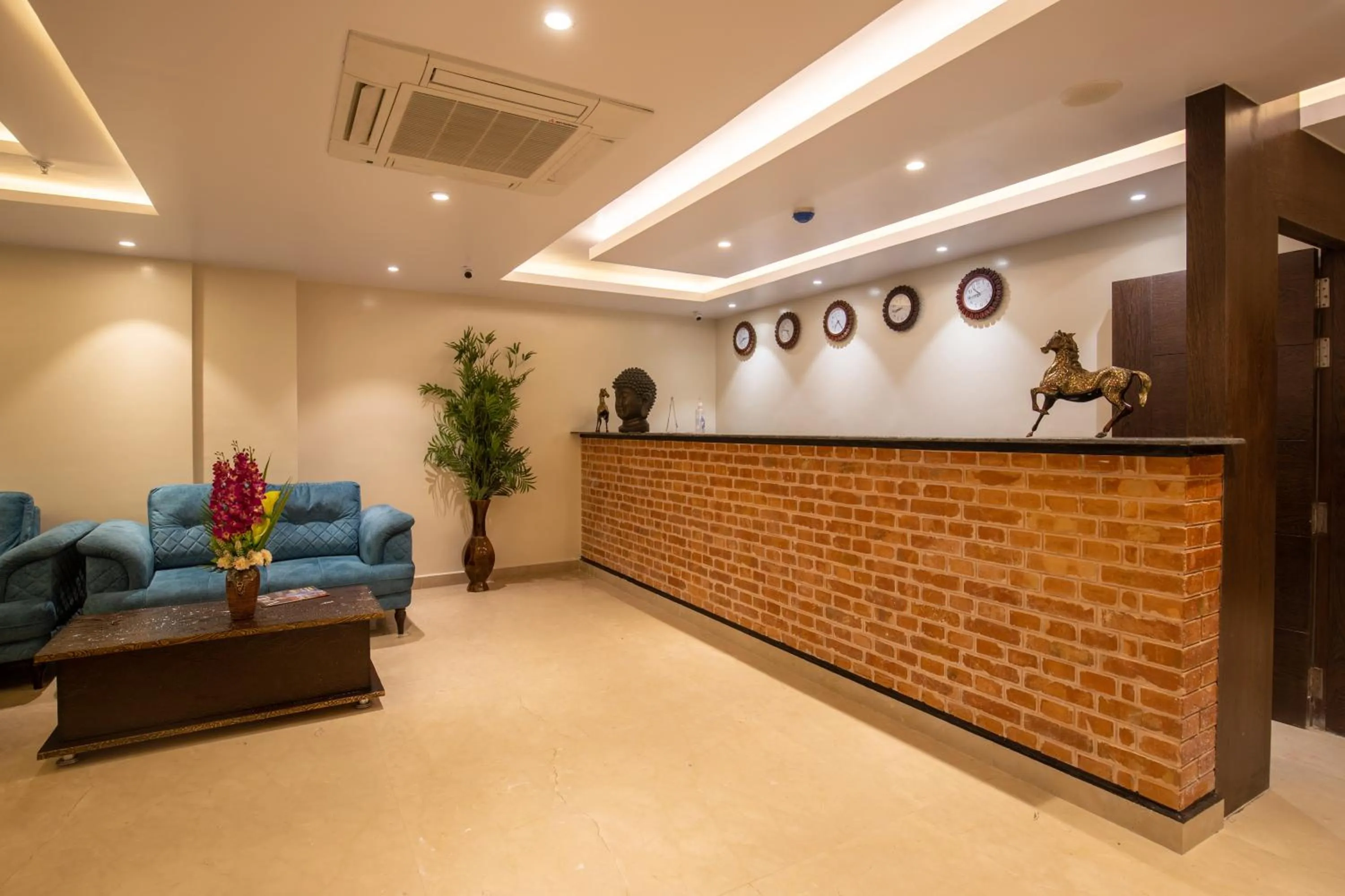 Lobby or reception in Hotel Palm International