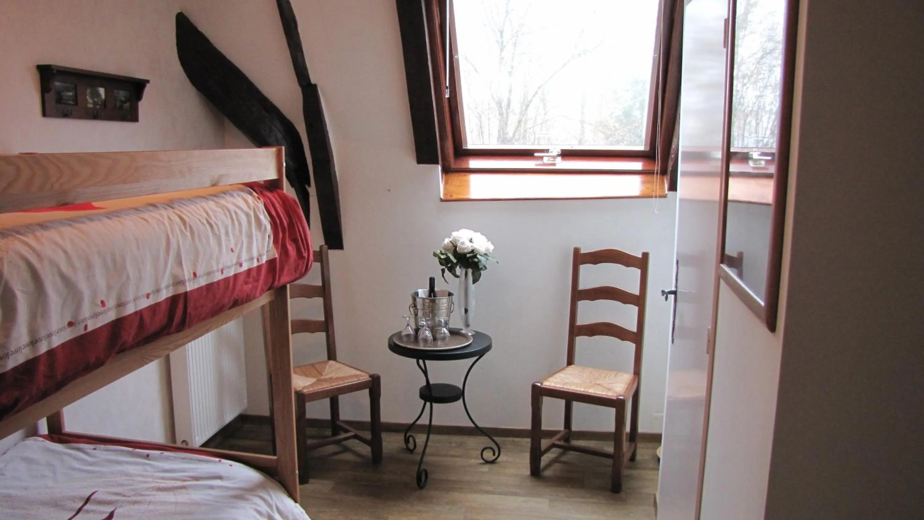 bunk bed, Bed in Le clos de Banes