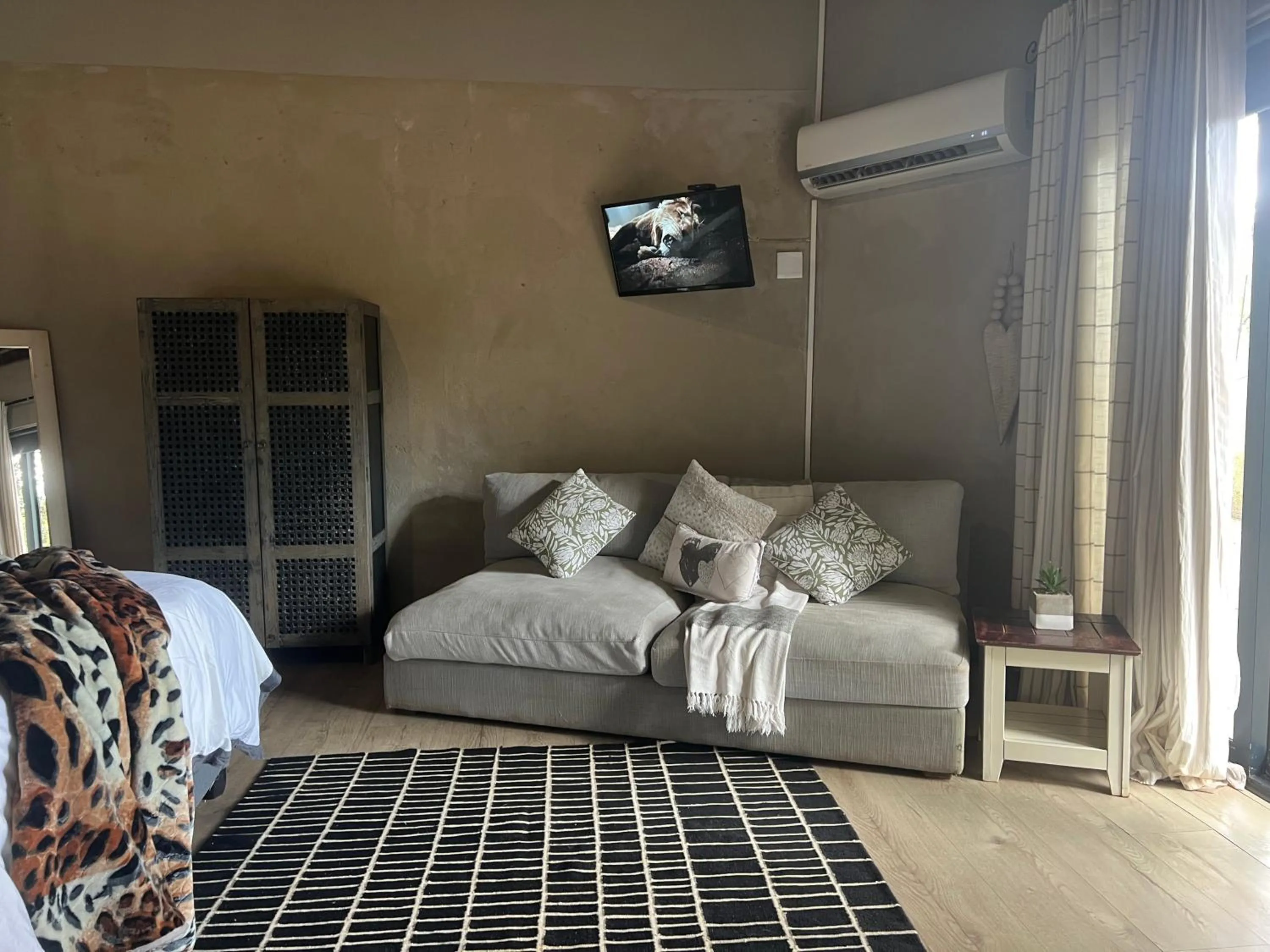 Bedroom in Simba Safaris African Pride Exotic Lodge