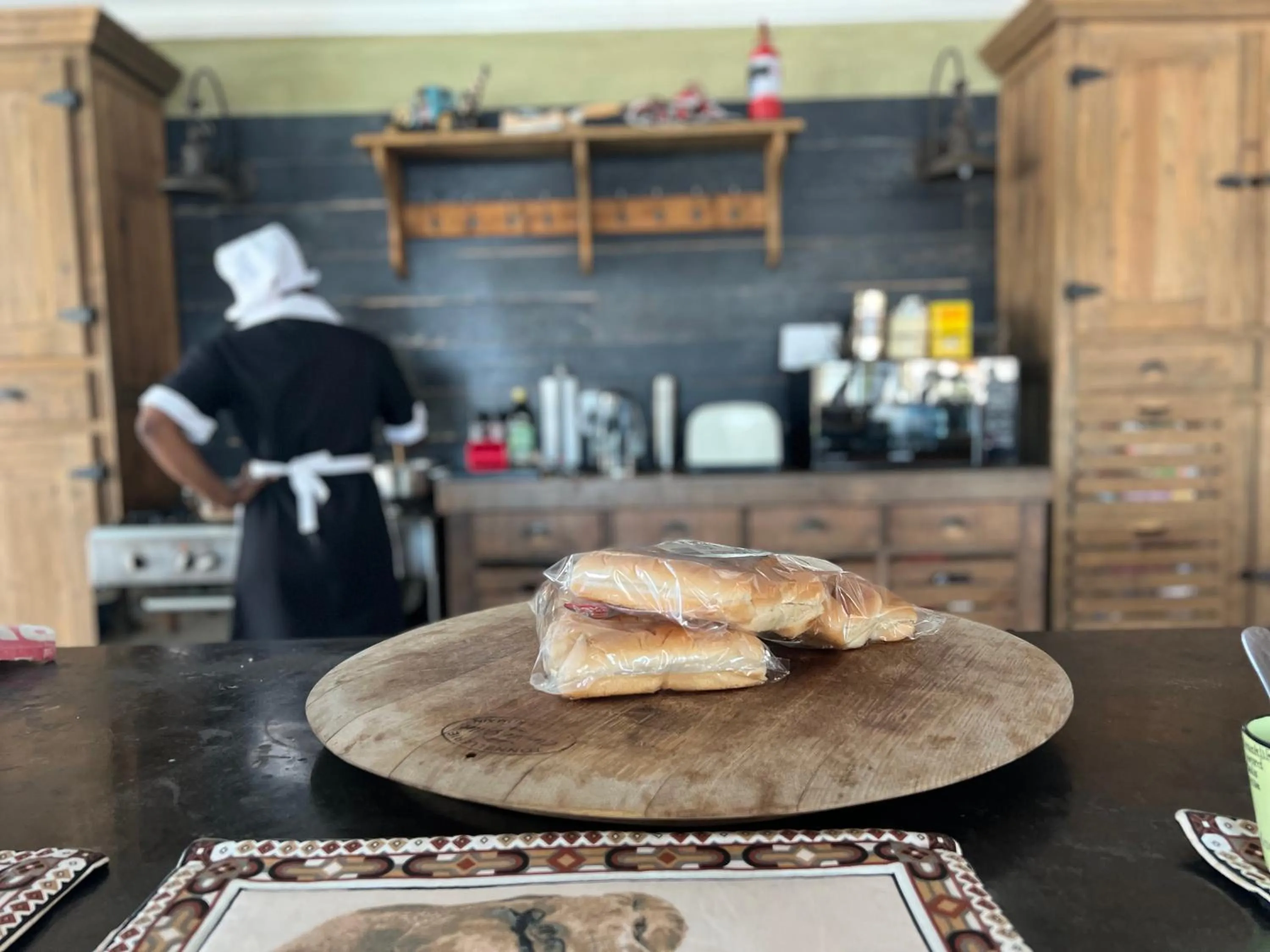 Restaurant/places to eat in Simba Safaris African Pride Exotic Lodge