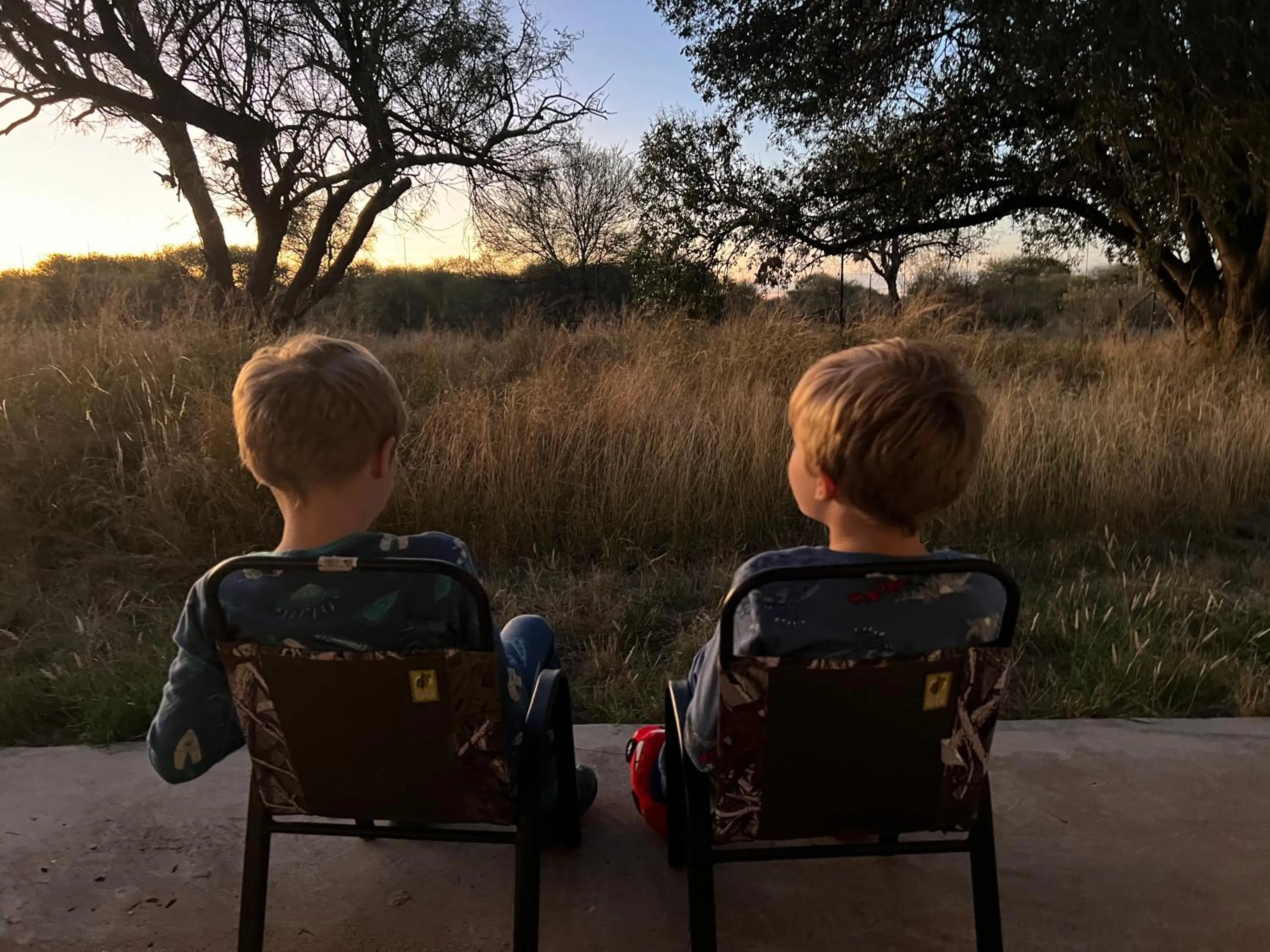 People in Simba Safaris African Pride Exotic Lodge