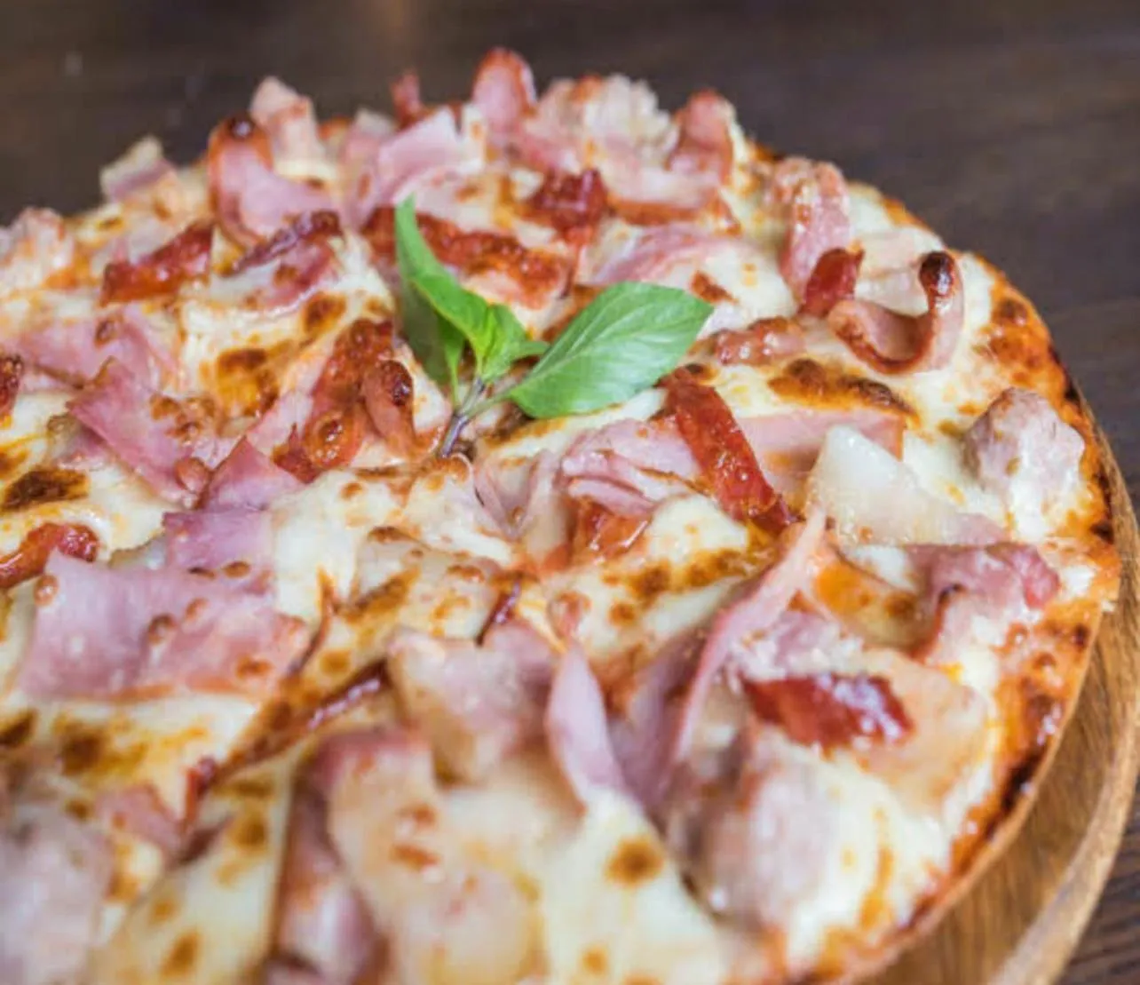 Restaurant/places to eat in Simba Safaris African Pride Exotic Lodge