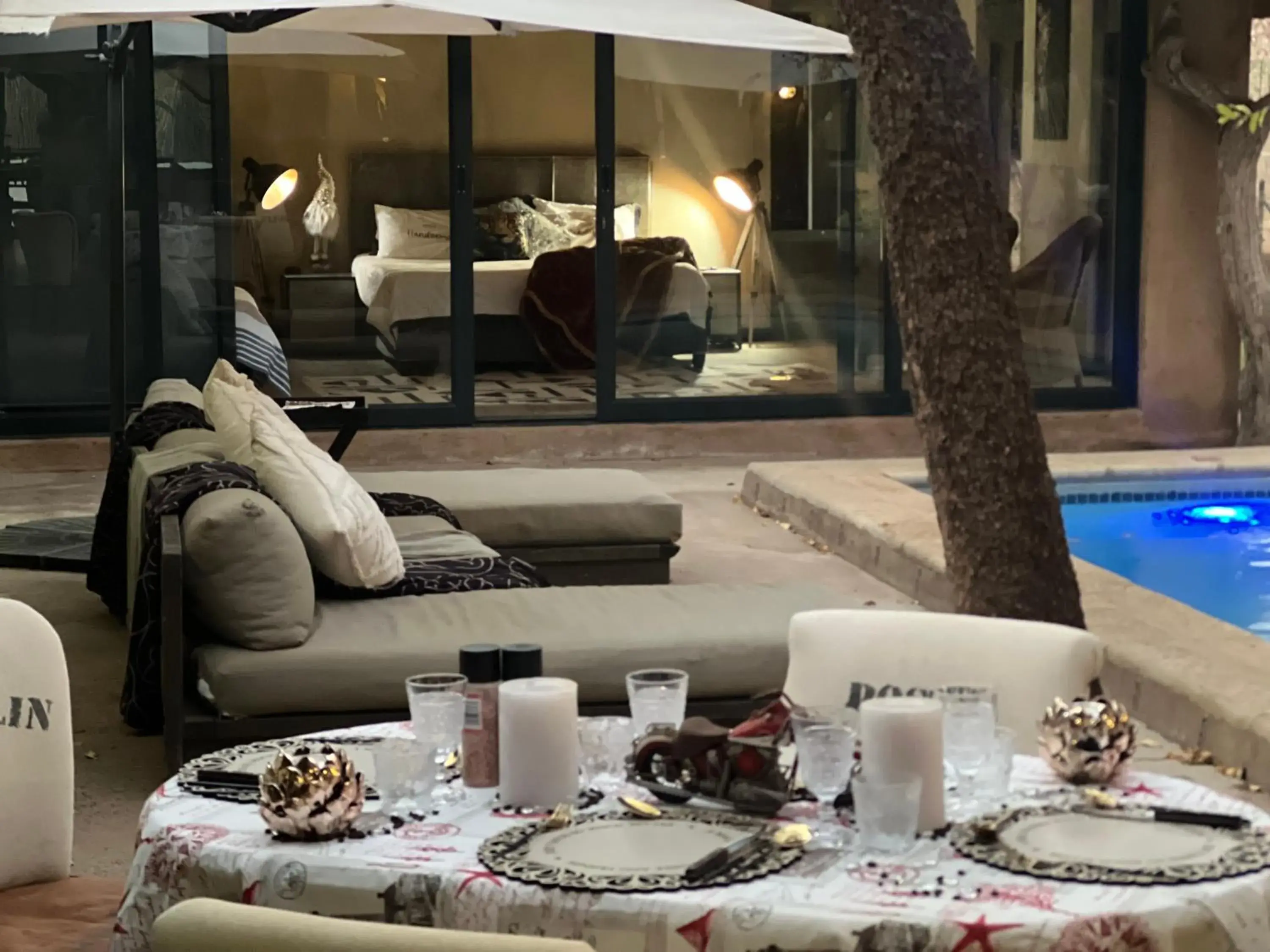 Honeymoon King Room in Simba Safaris African Pride Exotic Lodge Honeymoon King Room in Simba Safaris African Pride Exotic Lodge