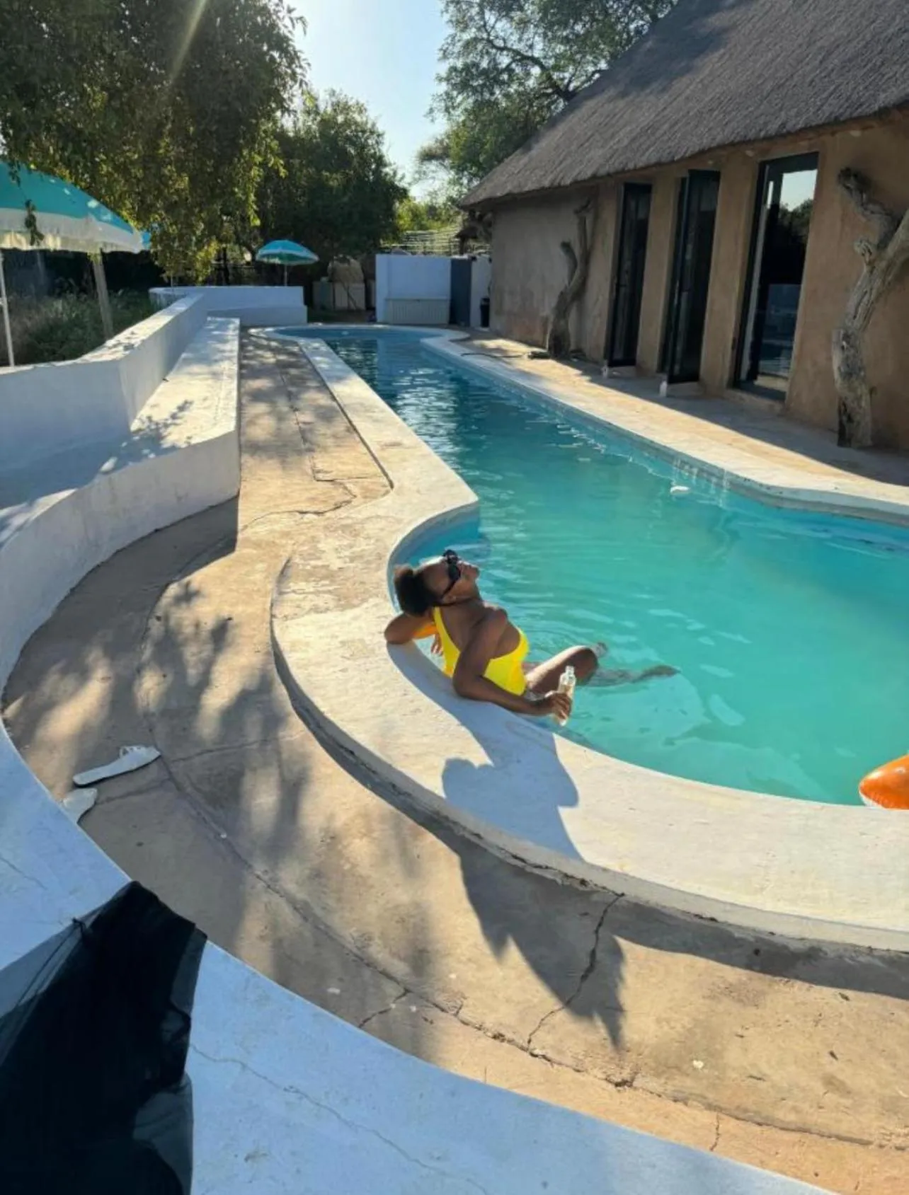 Swimming pool in Simba Safaris African Pride Exotic Lodge