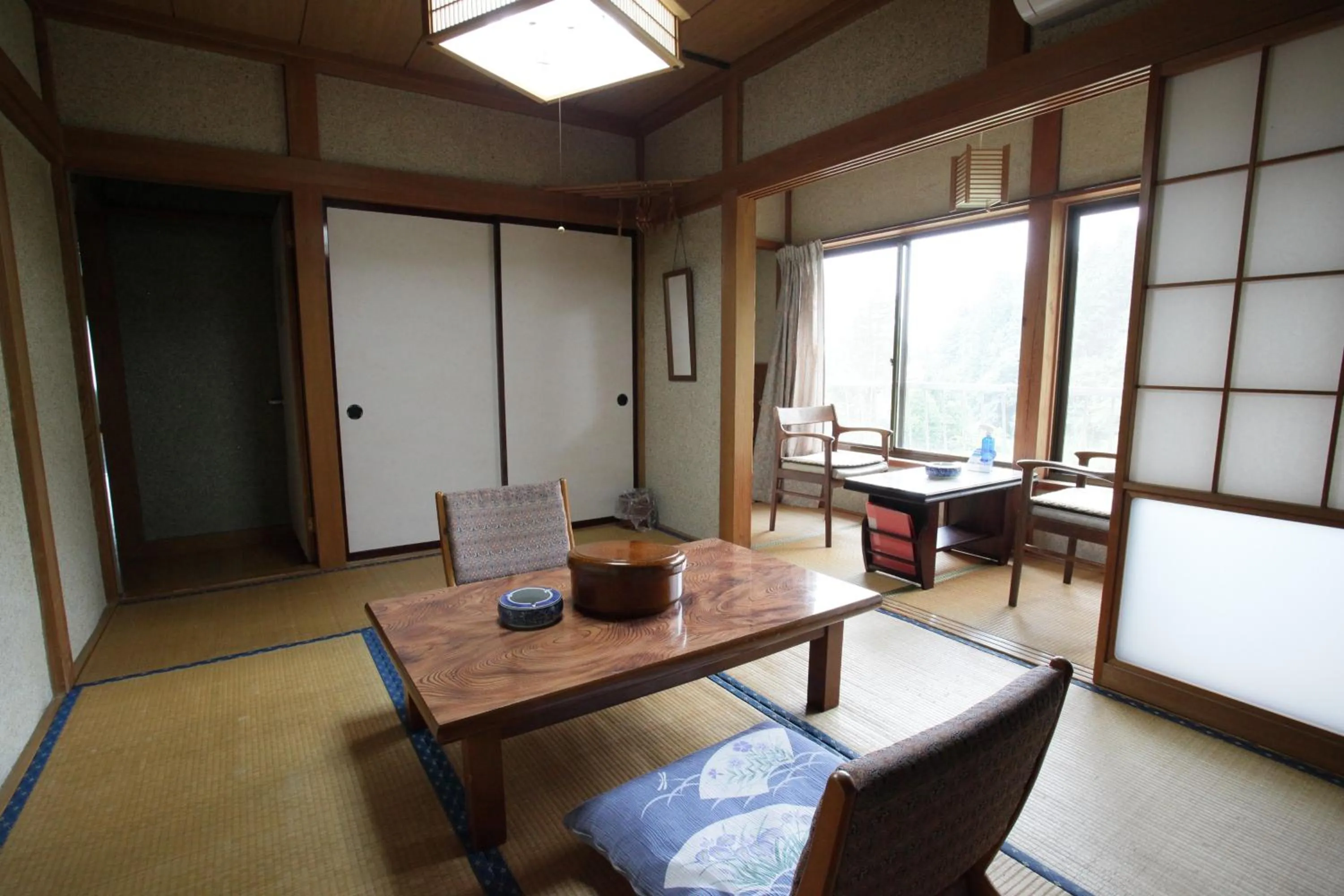 Photo of the whole room in Setoguchi