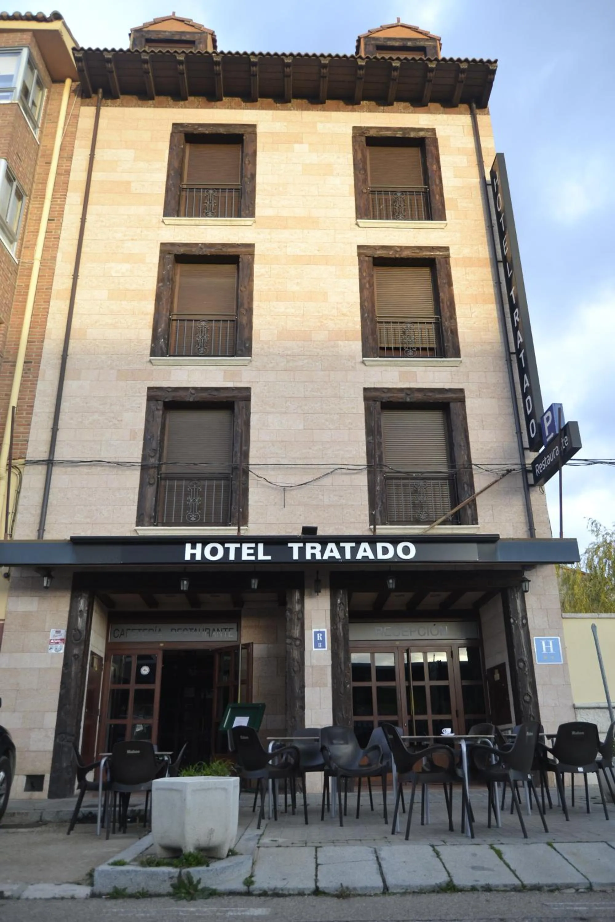 Property building in Hotel El Tratado
