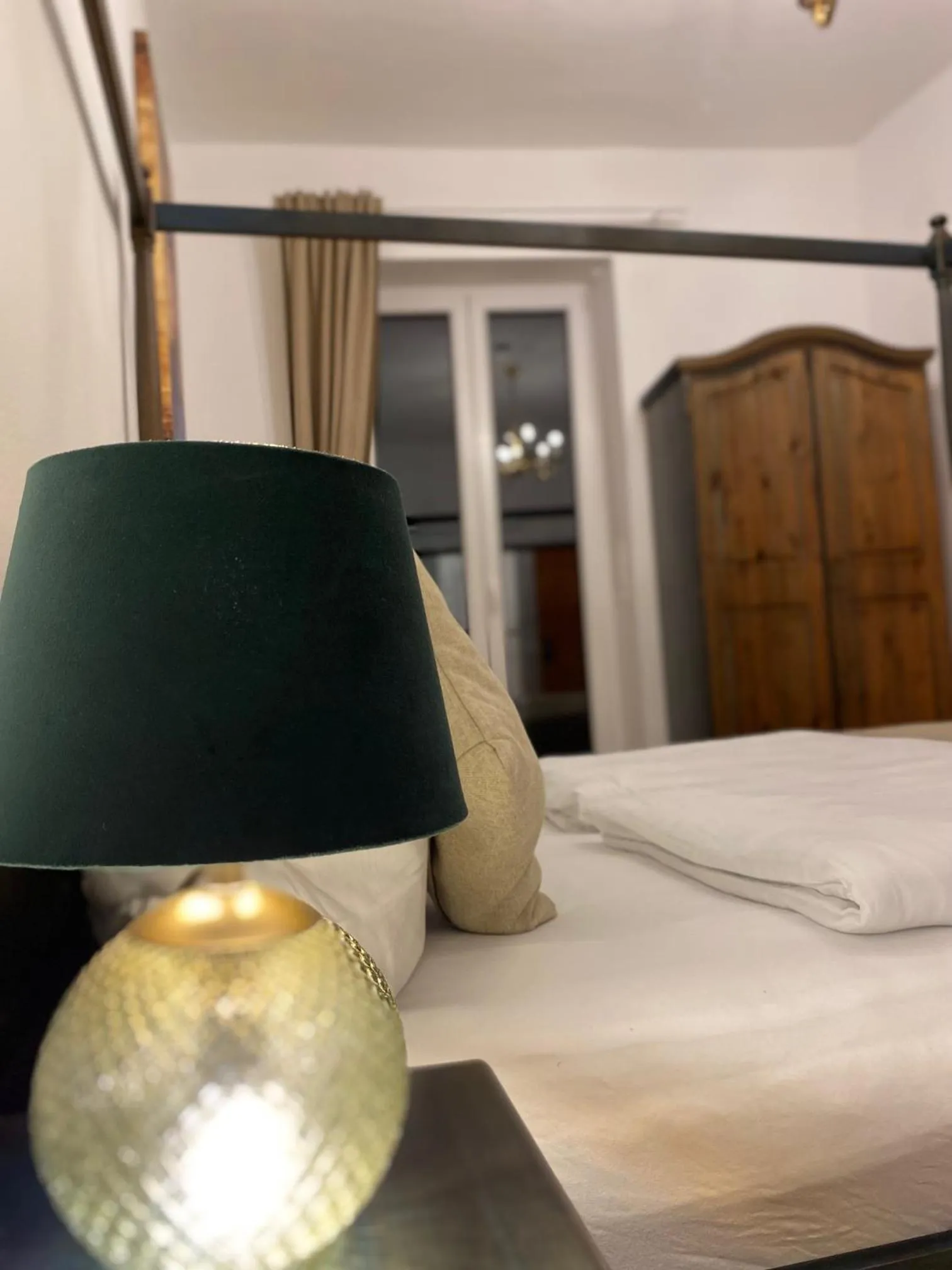 Bed in Pension und Ferienwohnung Frech