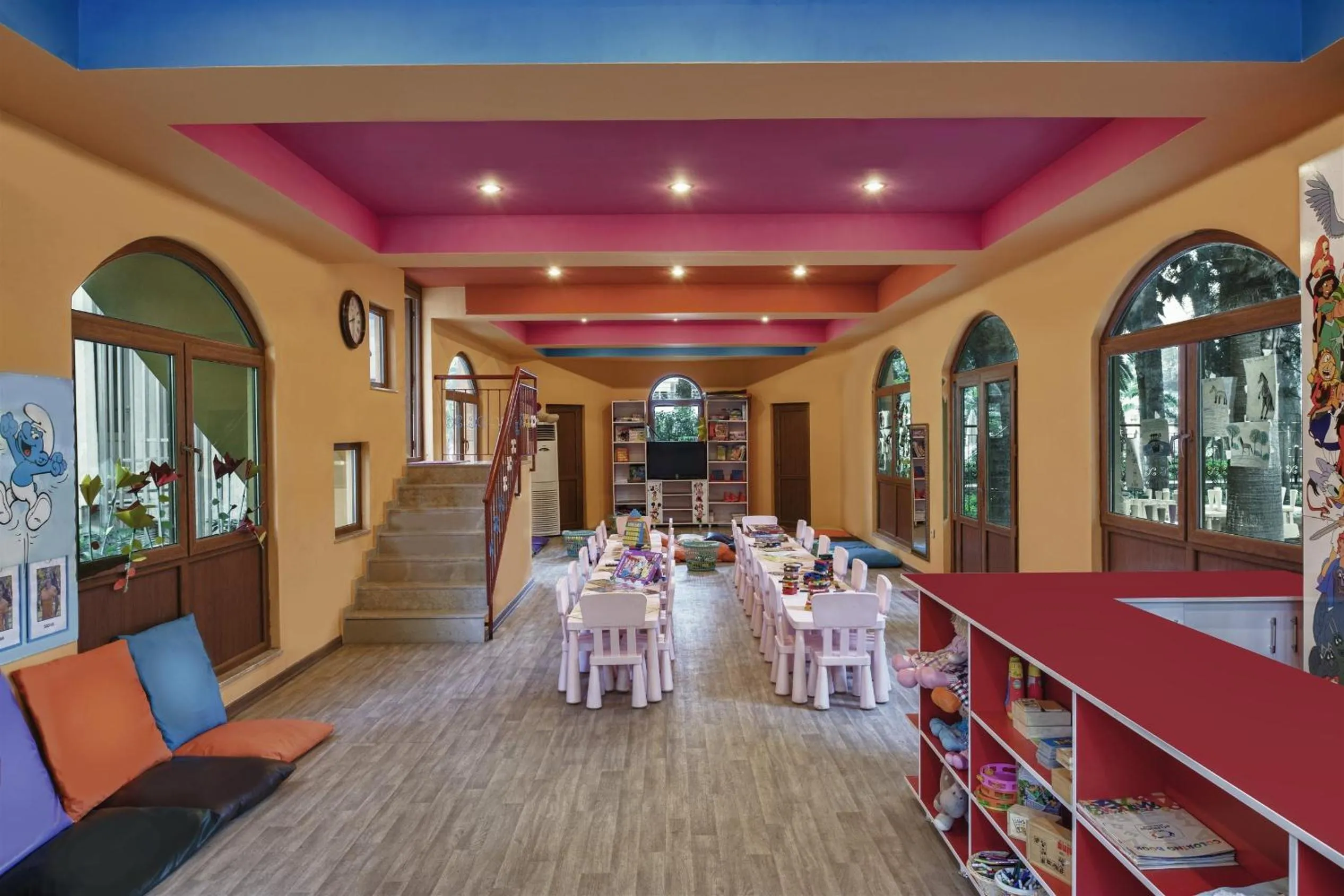 Restaurant/places to eat in Botanik Platinum Hotel