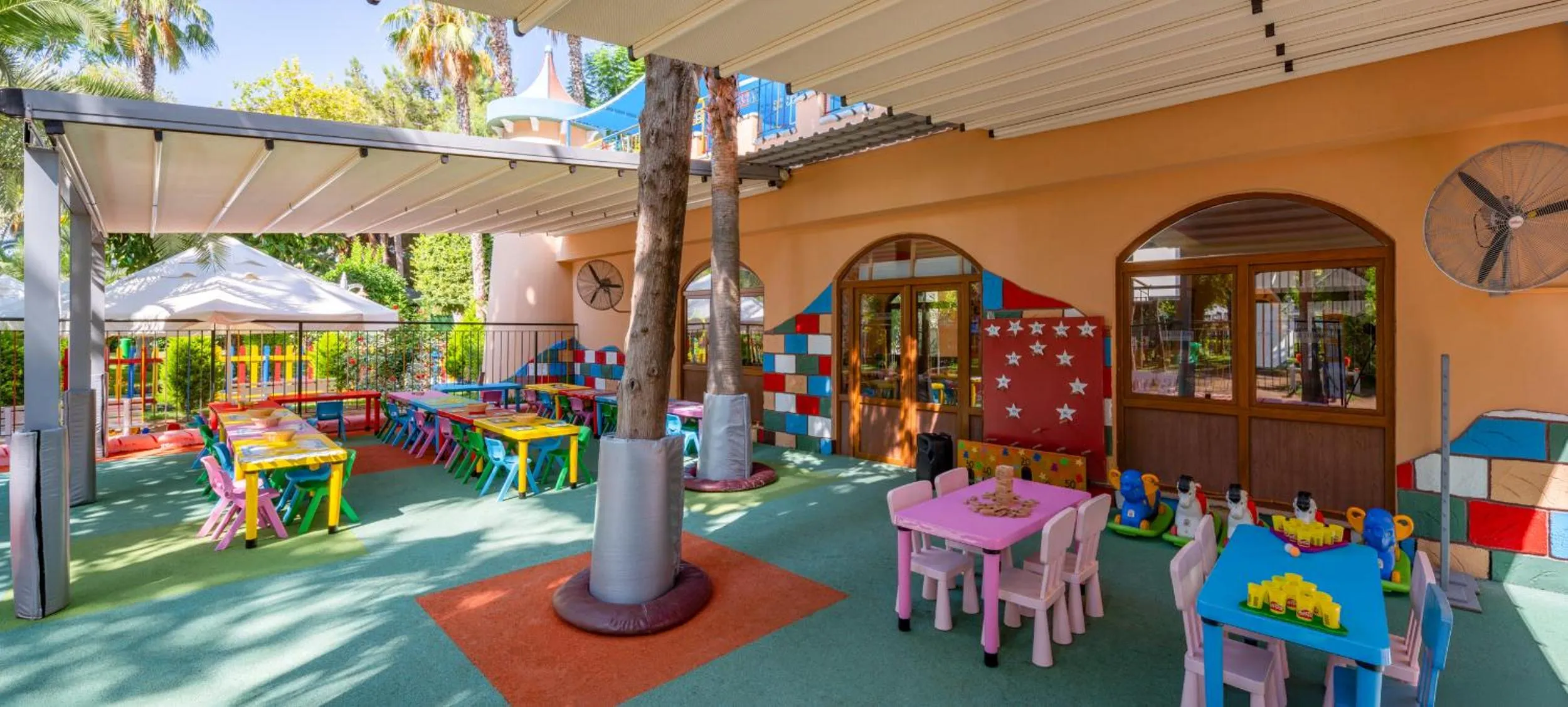 Children play ground in Botanik Platinum Hotel
