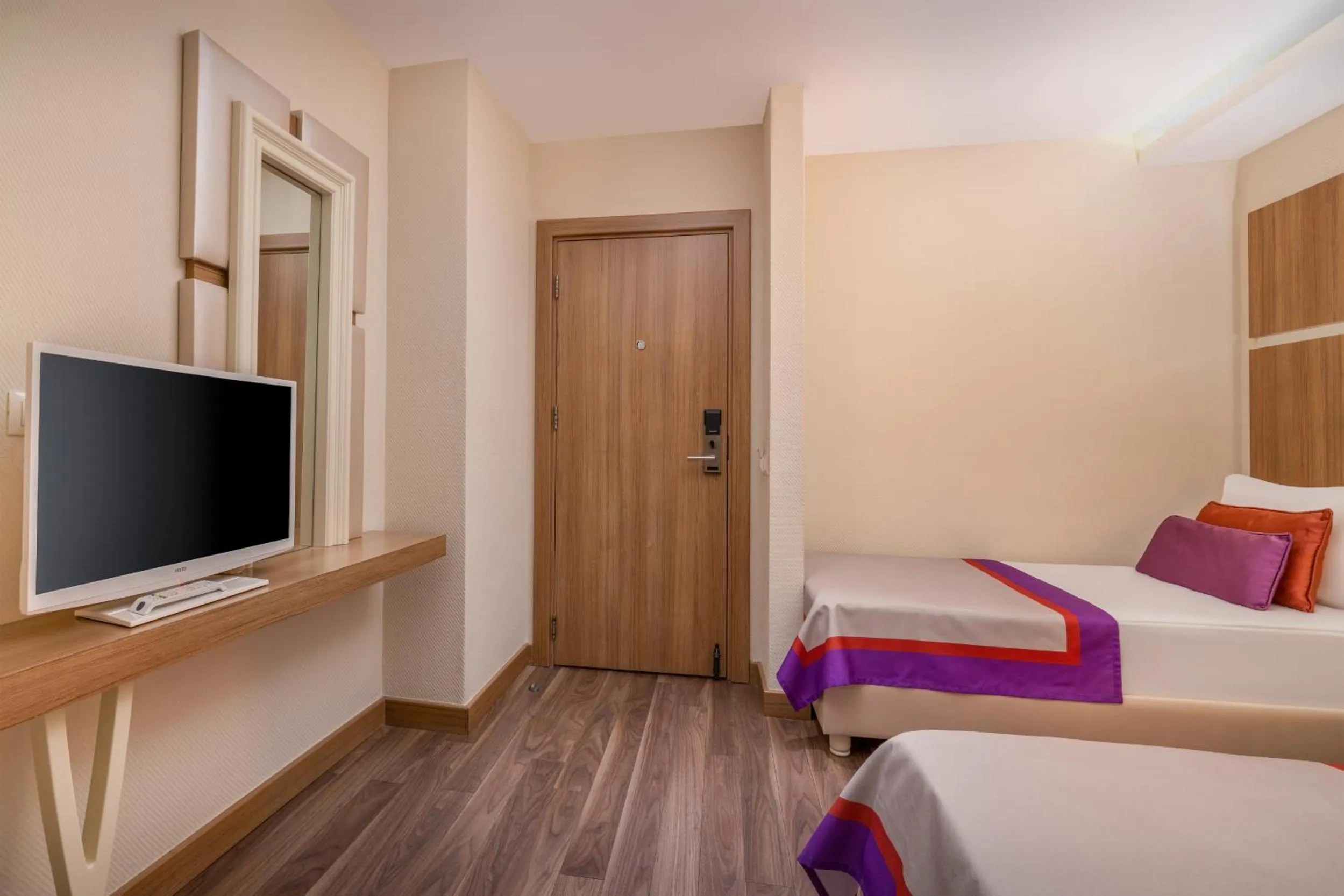 Family, Bed in Botanik Platinum Hotel