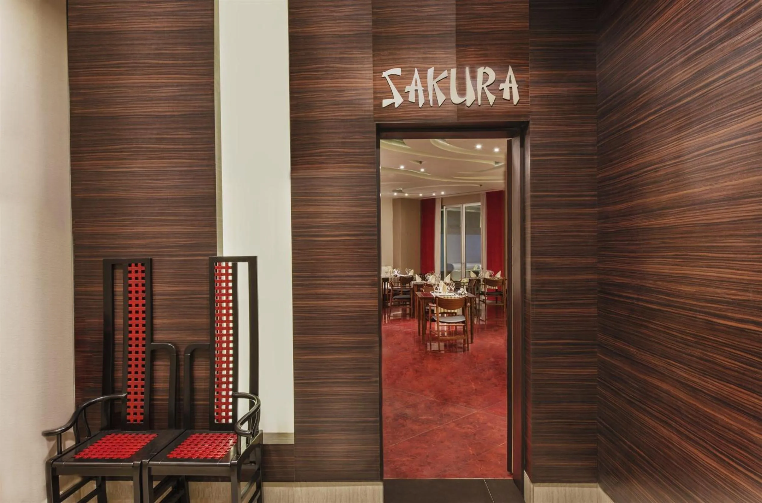 Restaurant/places to eat in Botanik Platinum Hotel