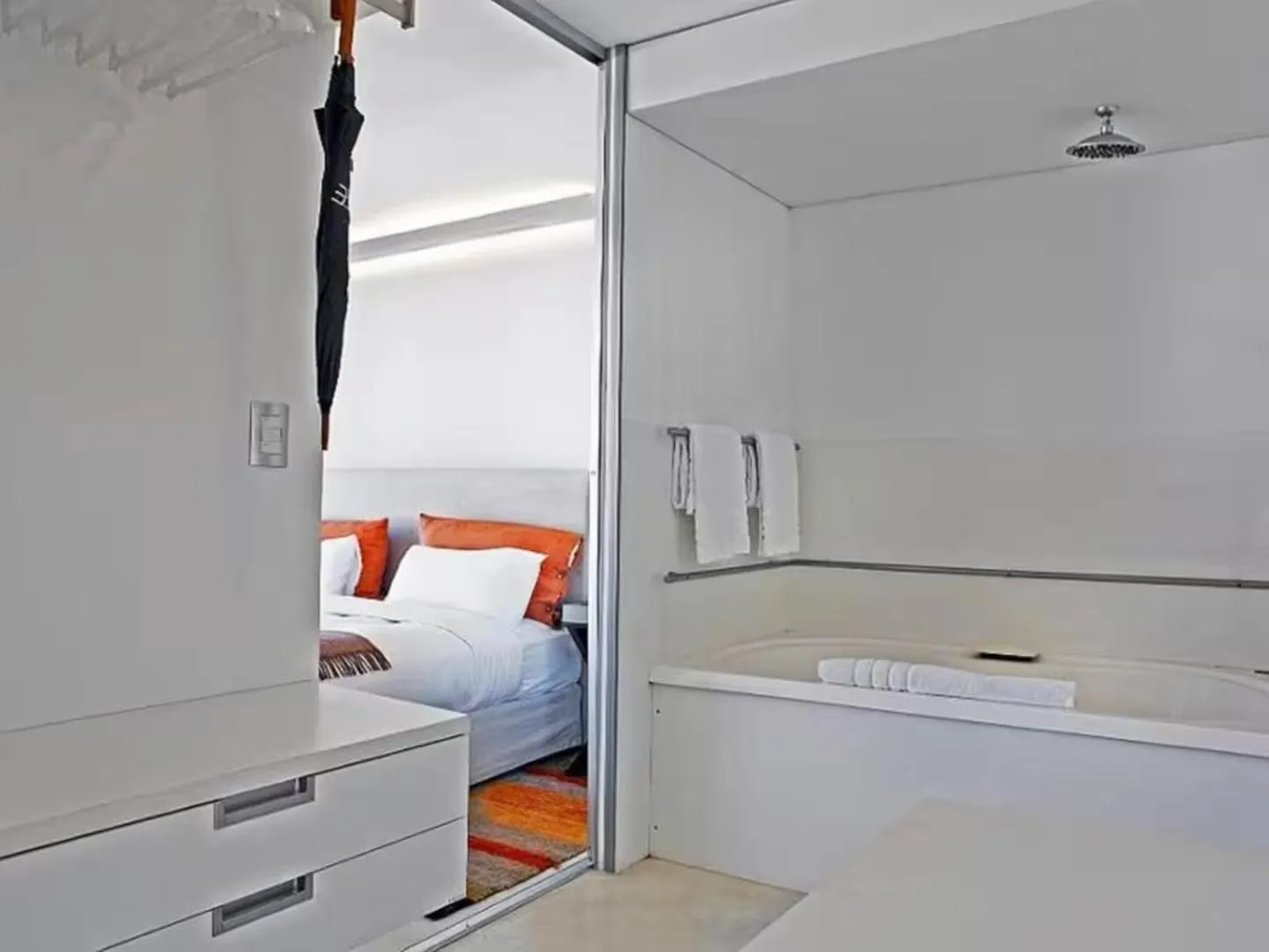 Bathroom, Bed in Design cE - Hotel Boutique de Diseño