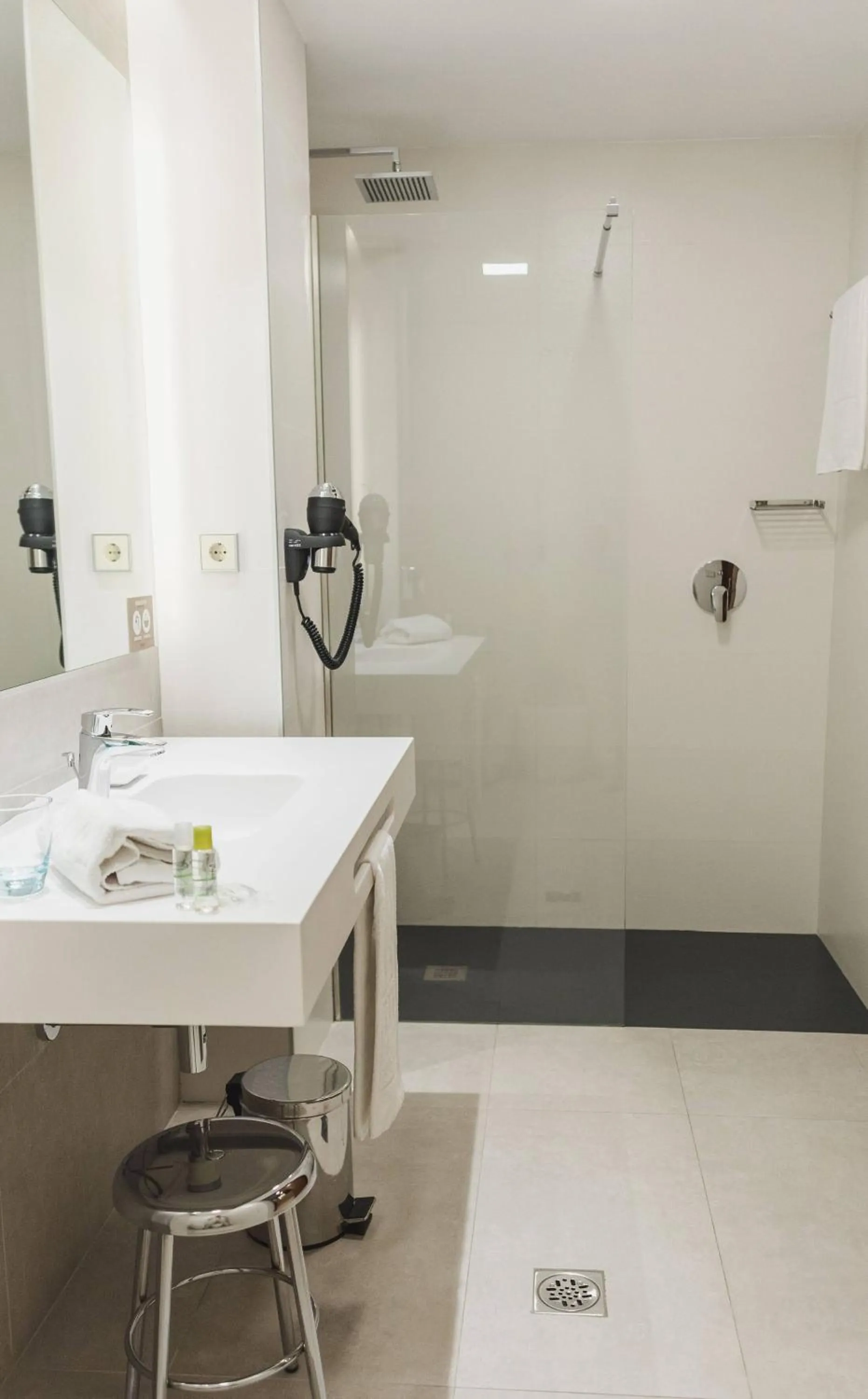 Shower in Hotel Murcia Rincón de Pepe Affiliated by Meliá