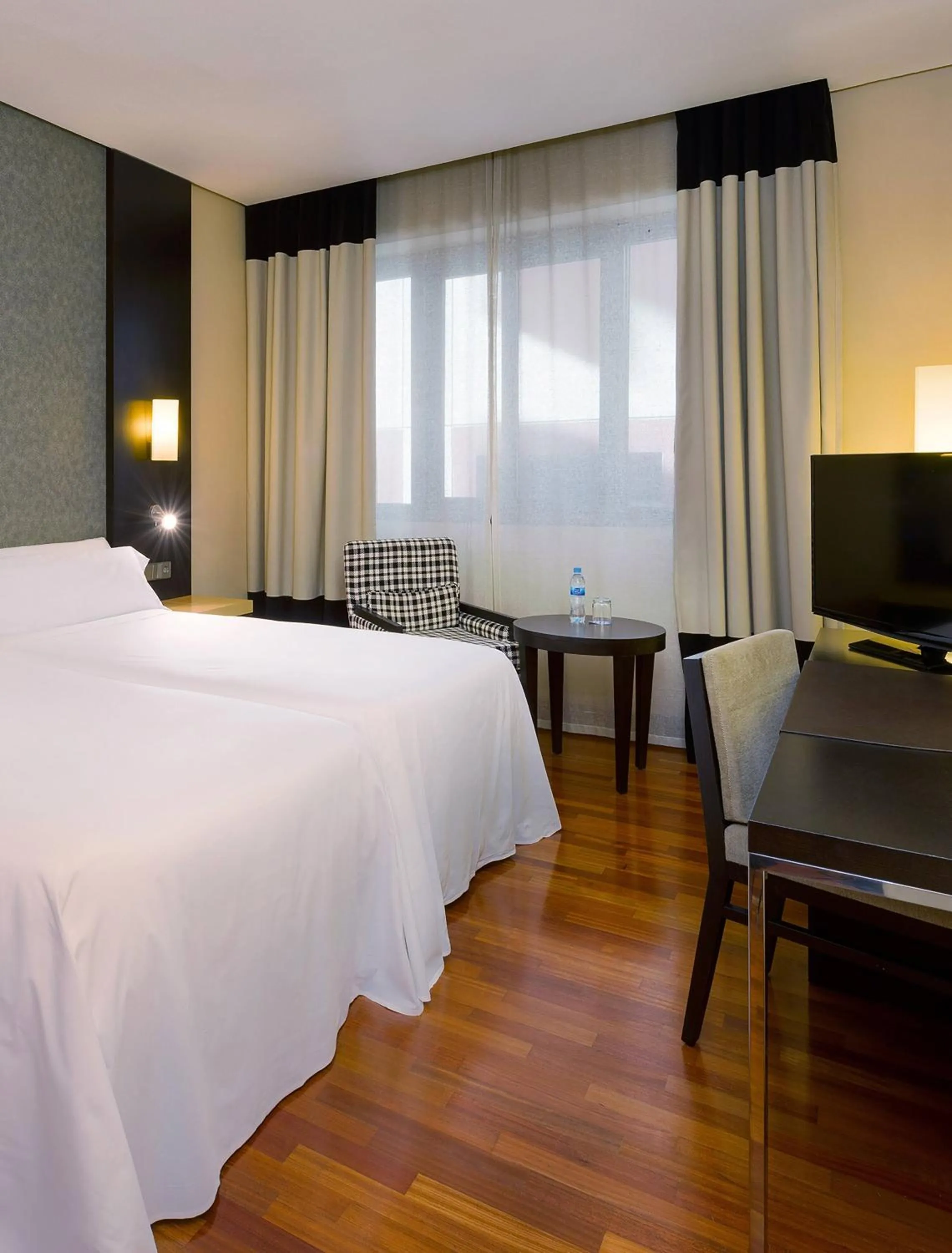 Property building, Bed in Hotel Murcia Rincón de Pepe Affiliated by Meliá