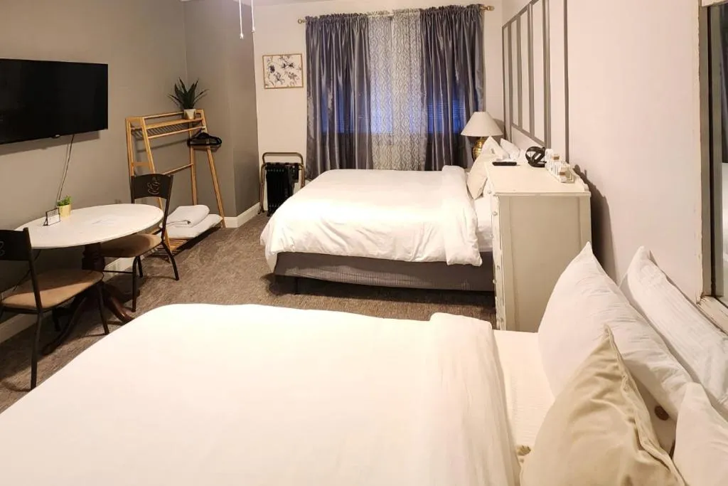 Bed in Hotel Phillips