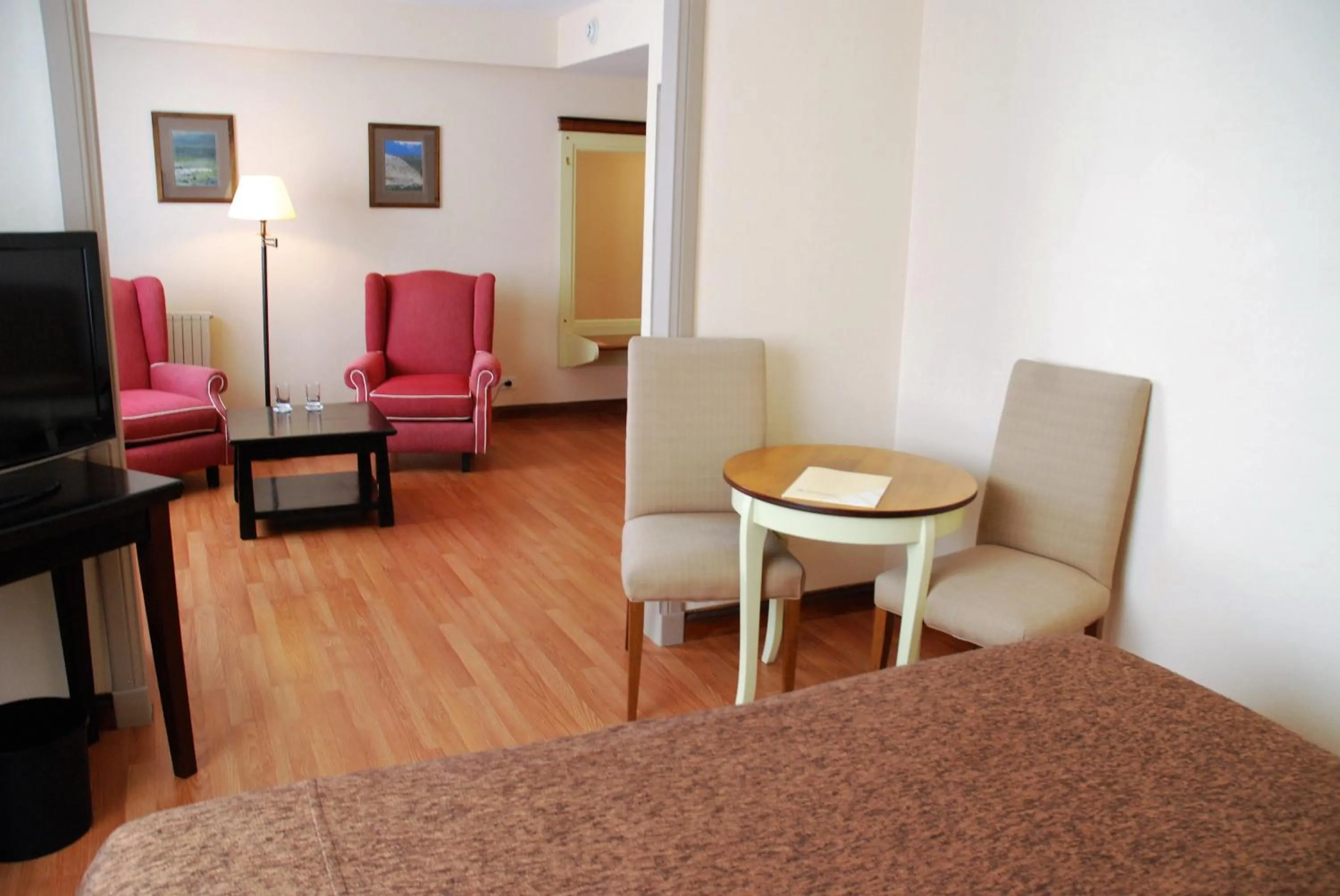 Photo of the whole room in Alto Calafate Hotel