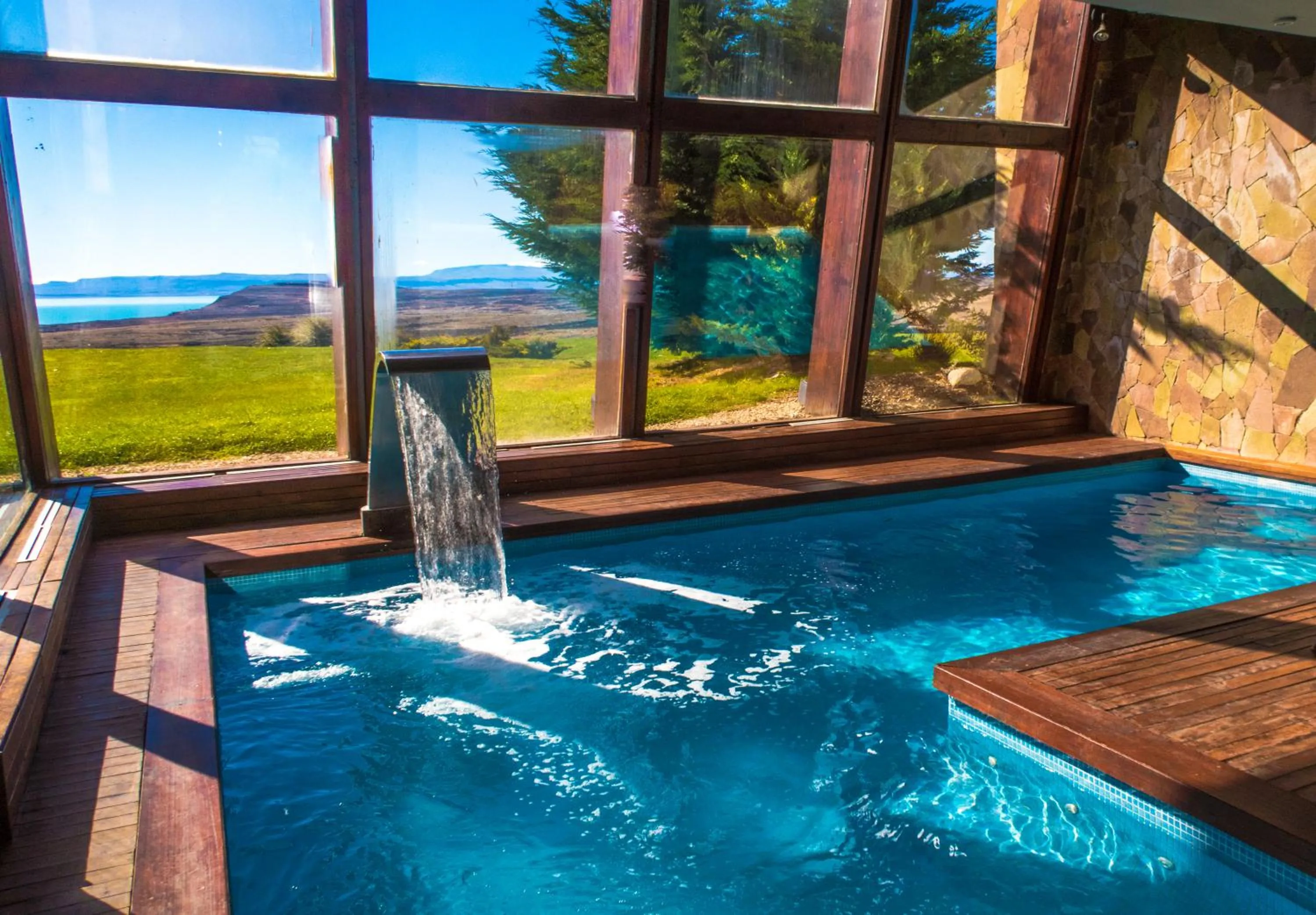 Swimming pool in Alto Calafate Hotel