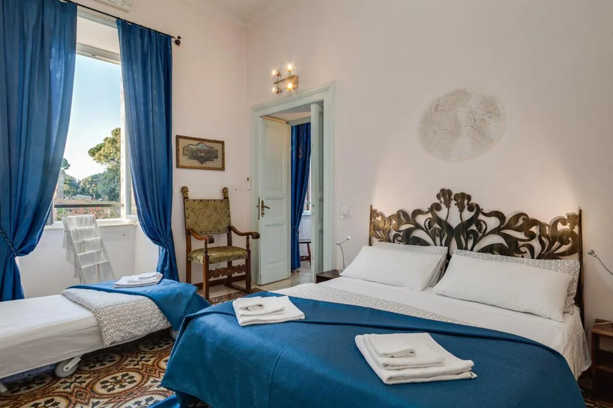 Bed in Otium Maecenatis Apartments