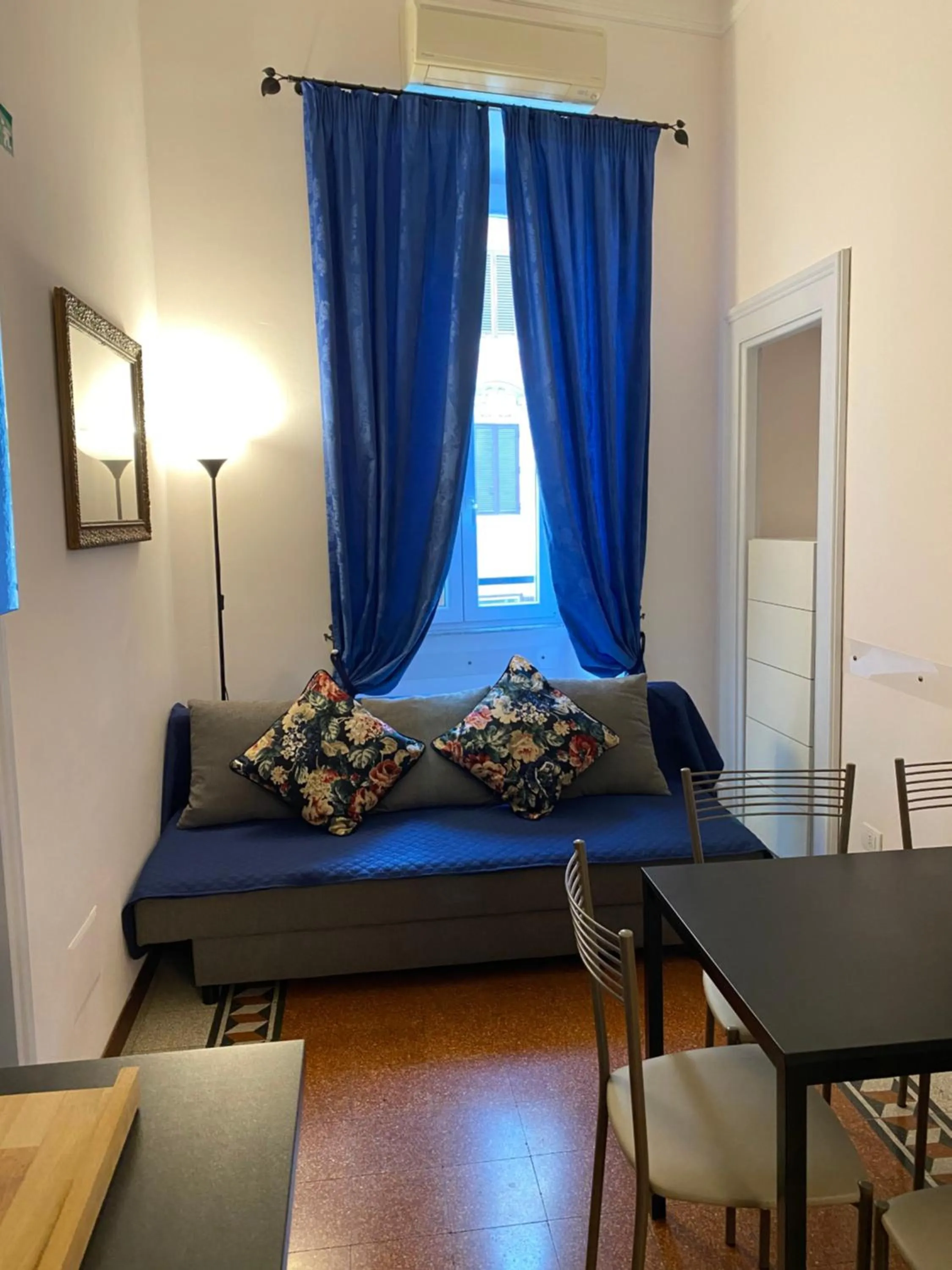 Bed in Otium Maecenatis Apartments