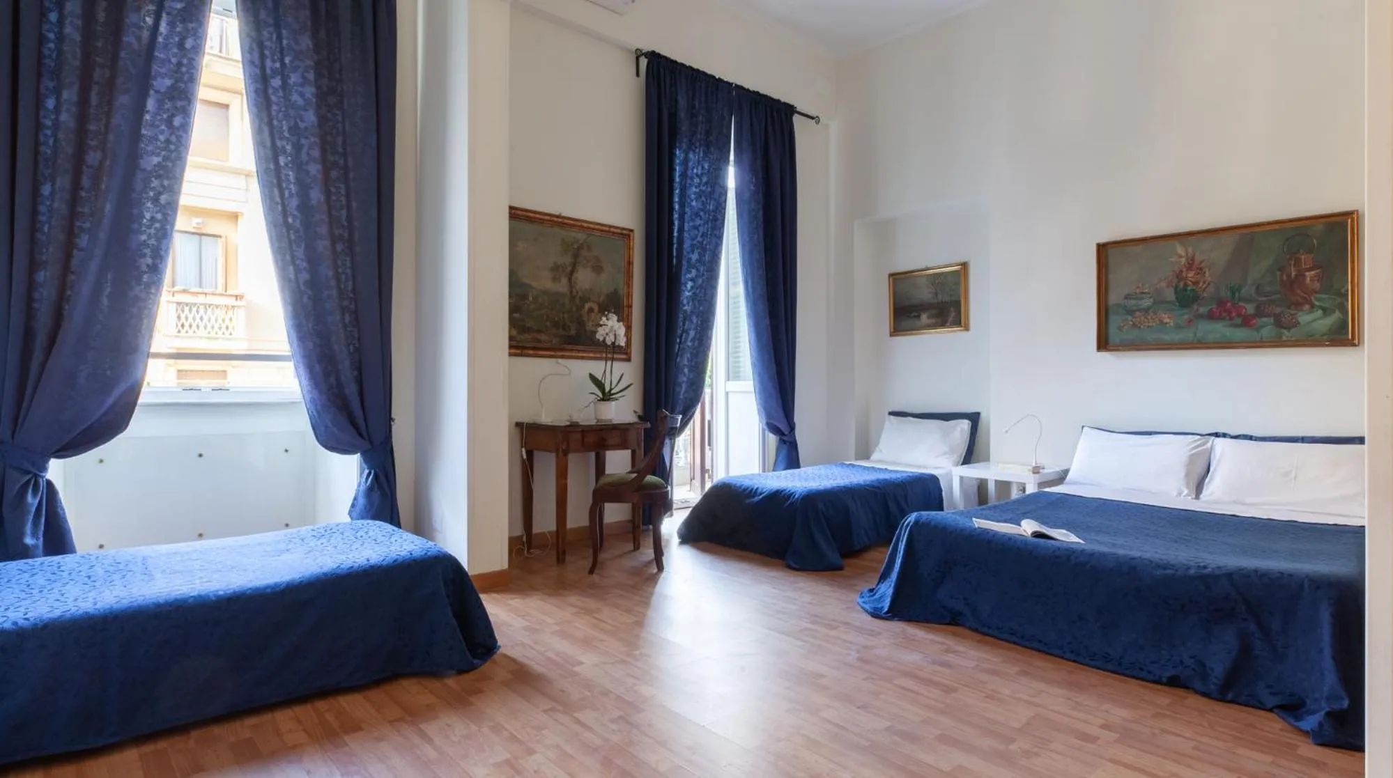 Bed in Otium Maecenatis Apartments