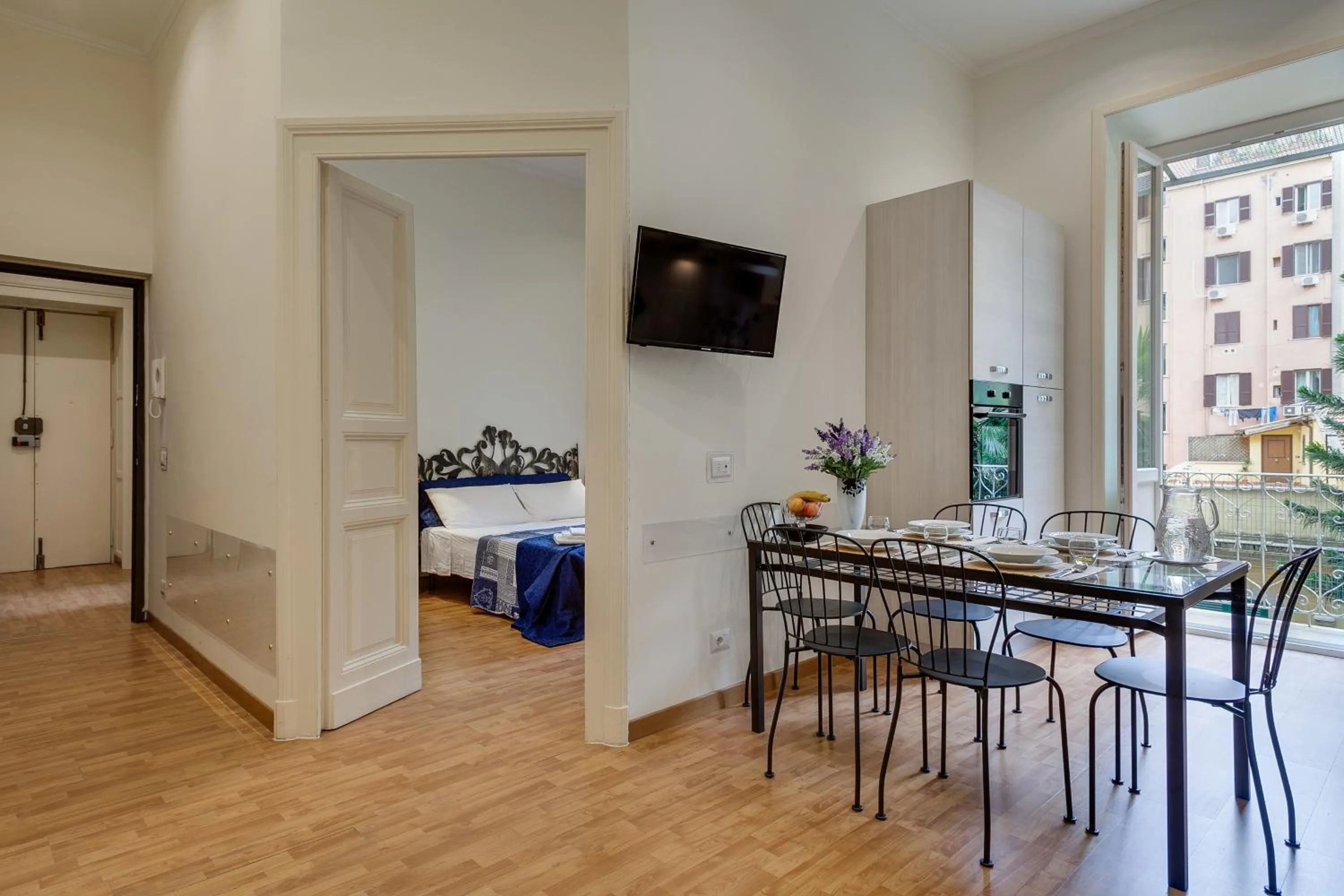 Dining area in Otium Maecenatis Apartments