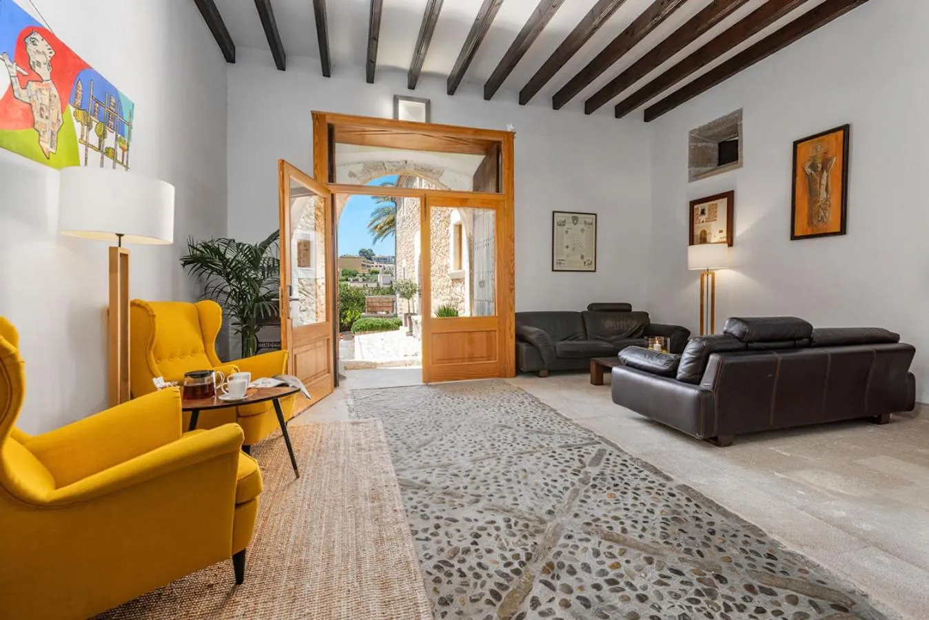 Communal lounge/ TV room in Finca Son Arnau