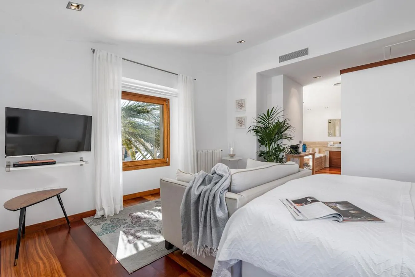 Bedroom, Bed in Finca Son Arnau