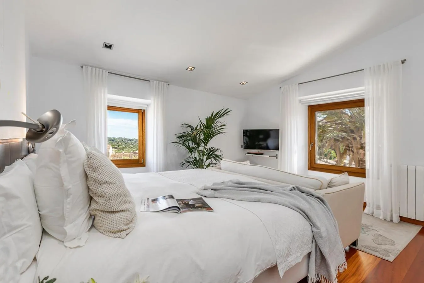 Bedroom, Bed in Finca Son Arnau