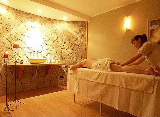 Massage in Casa Del Bosque Aparts