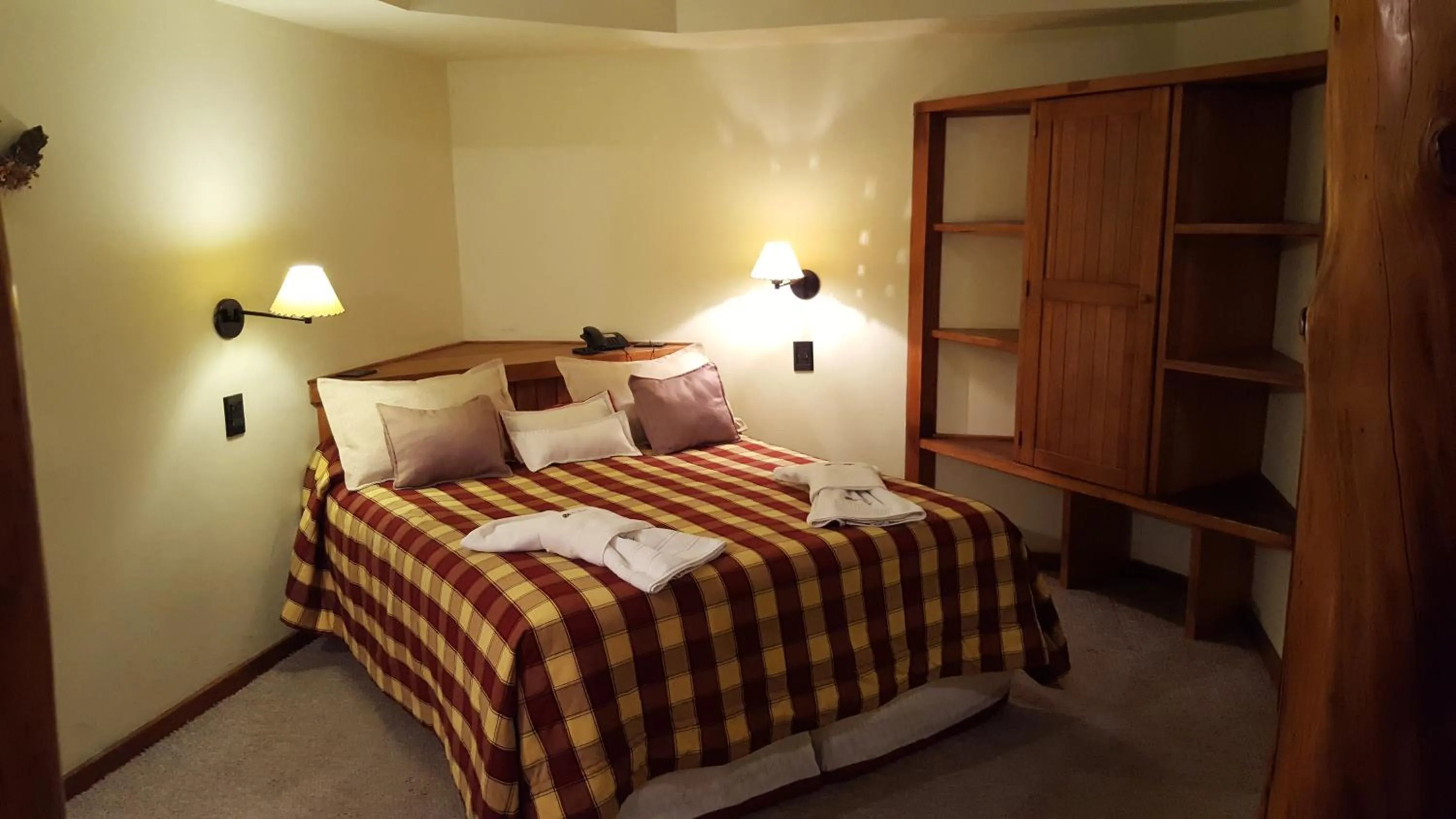 Bedroom, Bed in Casa Del Bosque Aparts