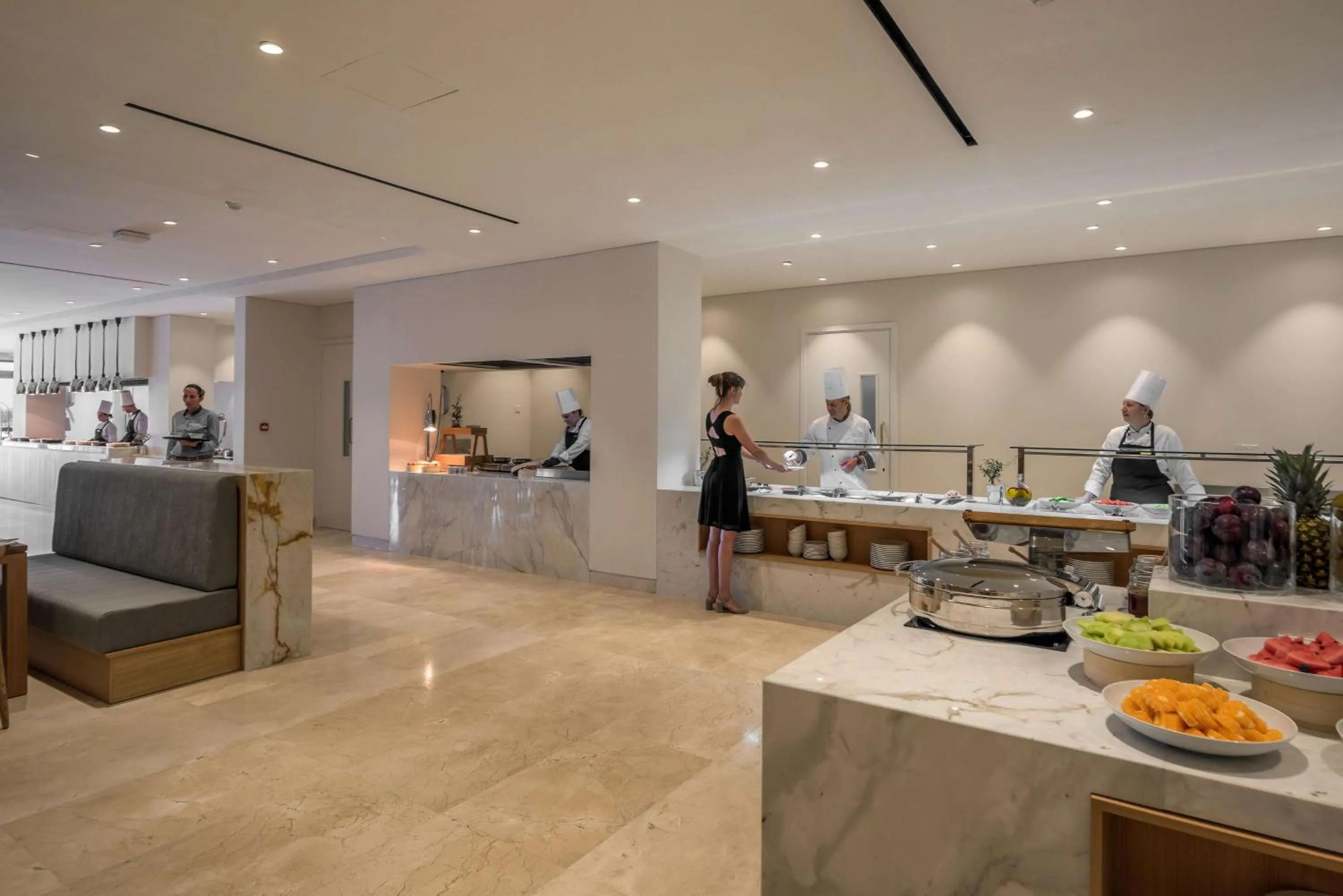 Restaurant/places to eat in Cap St Georges Hotel & Resort