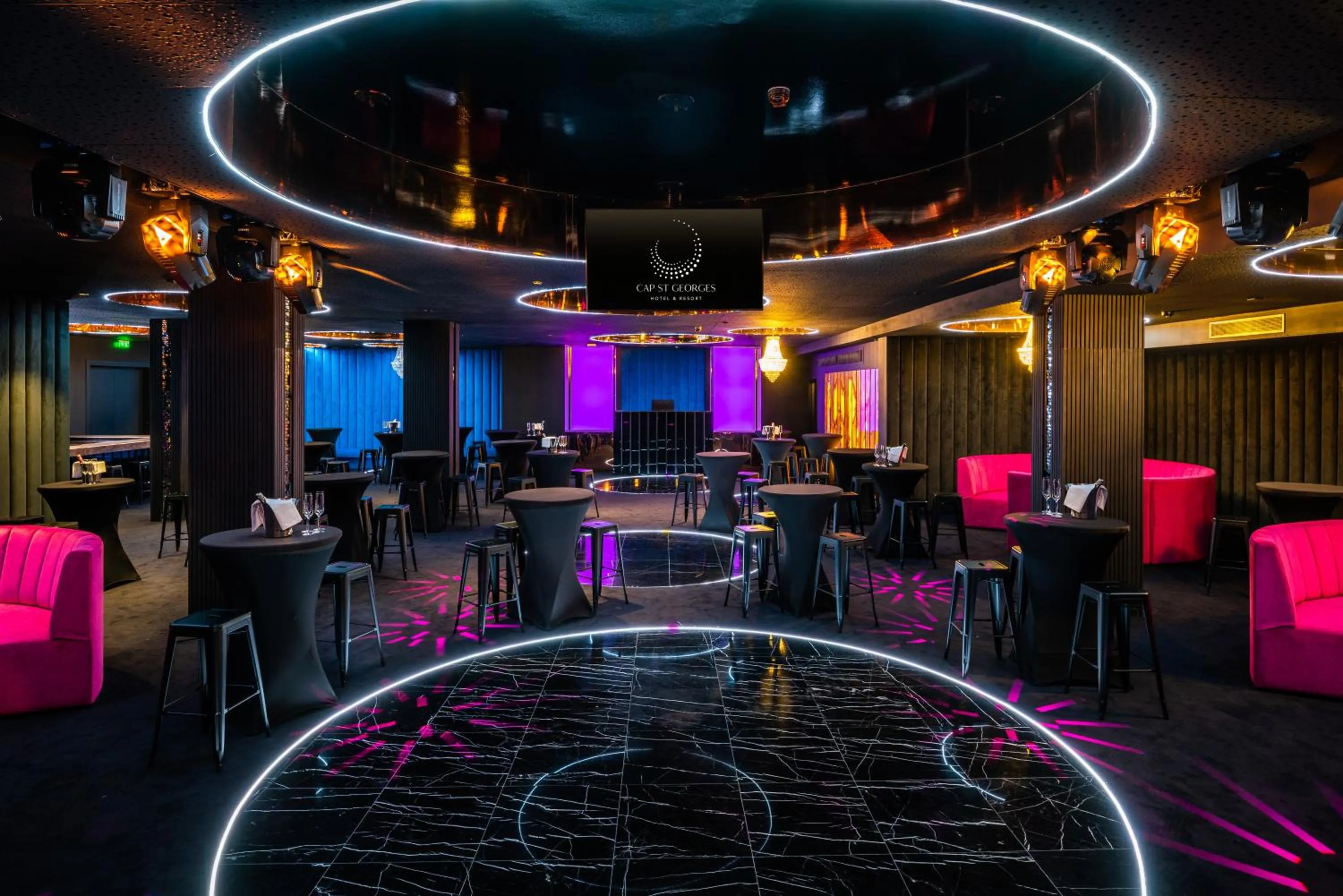 Nightclub / DJ in Cap St Georges Hotel & Resort