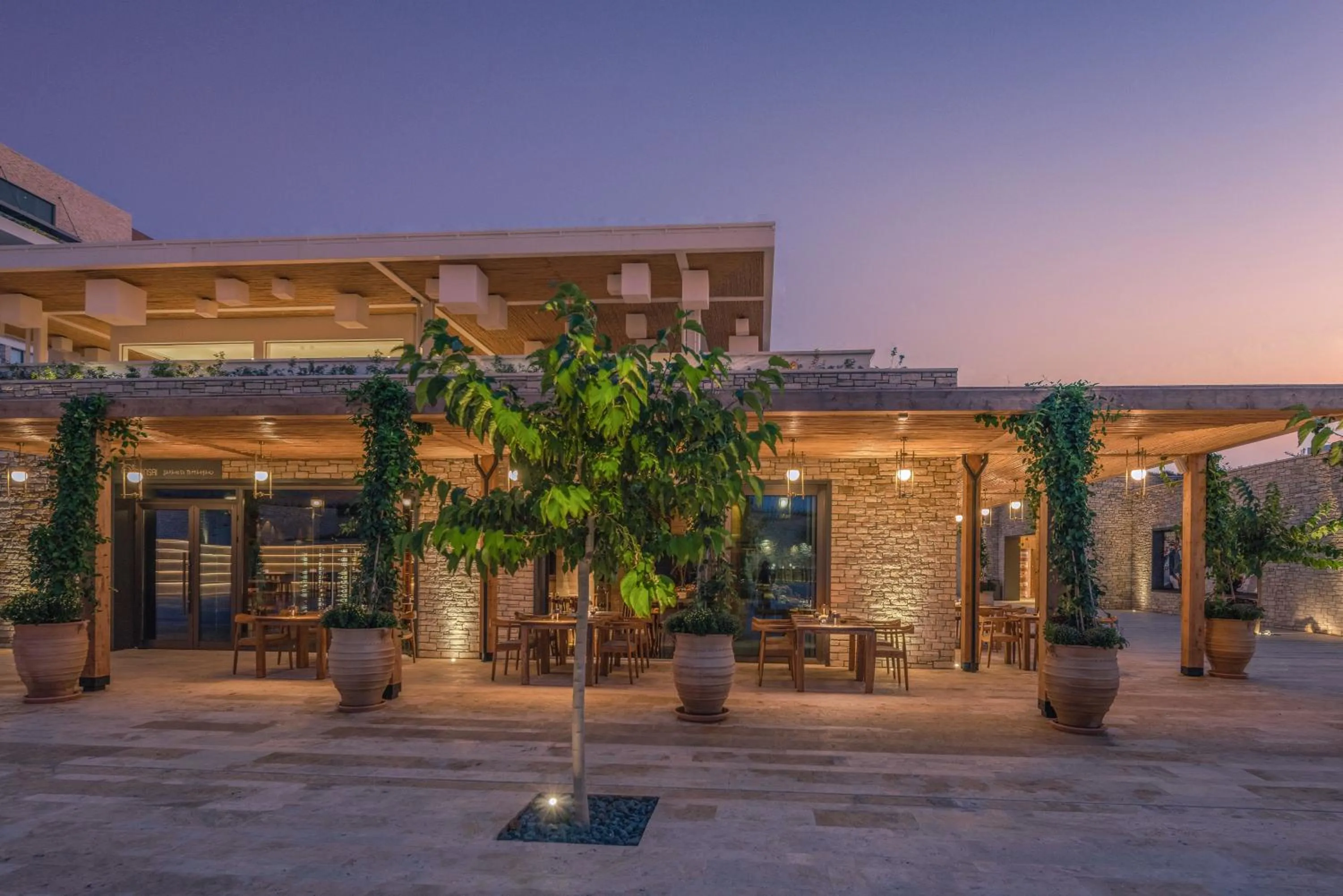 Restaurant/places to eat in Cap St Georges Hotel & Resort