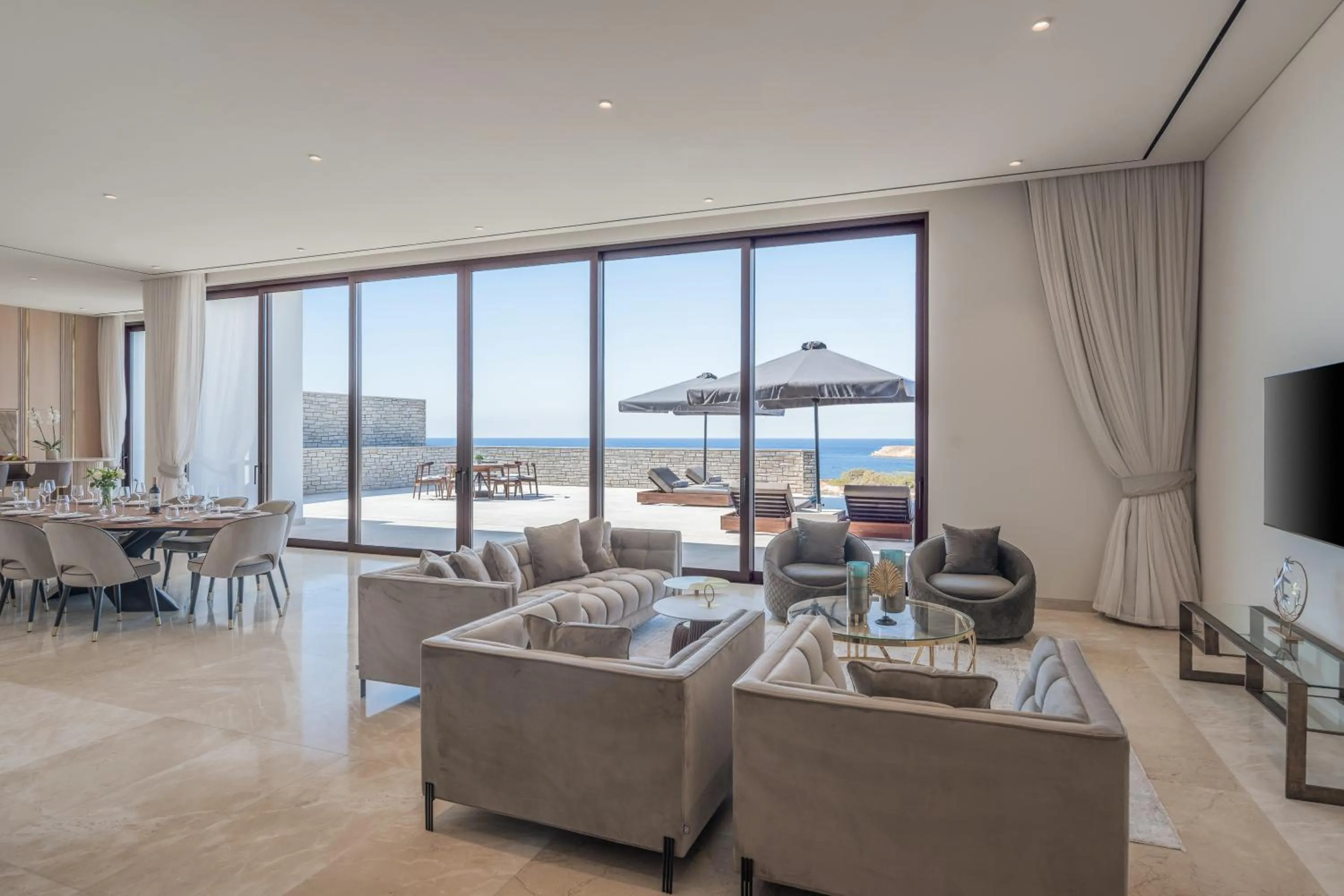 TV and multimedia in Cap St Georges Hotel & Resort