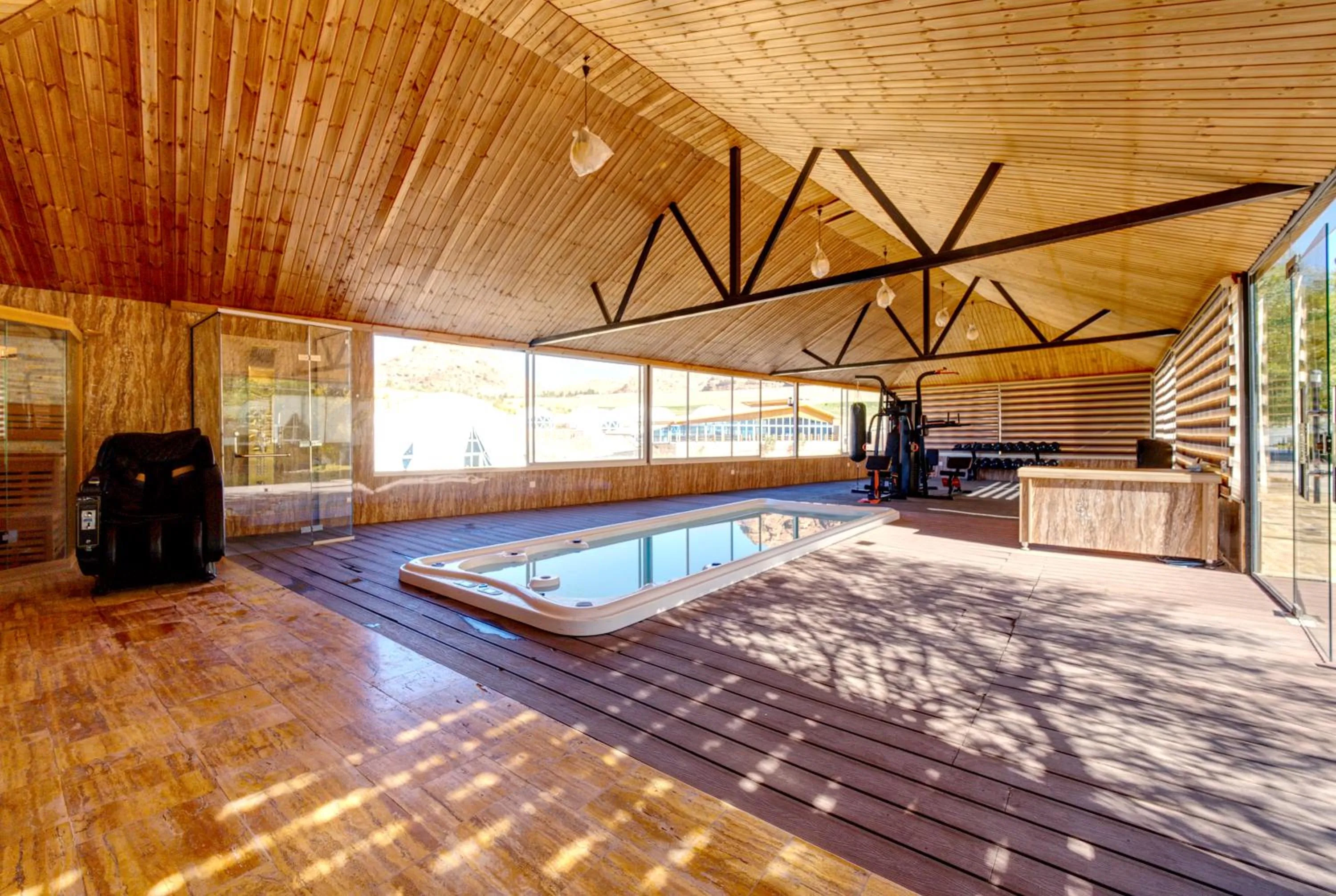 Hot Tub in The Rock Camp Petra