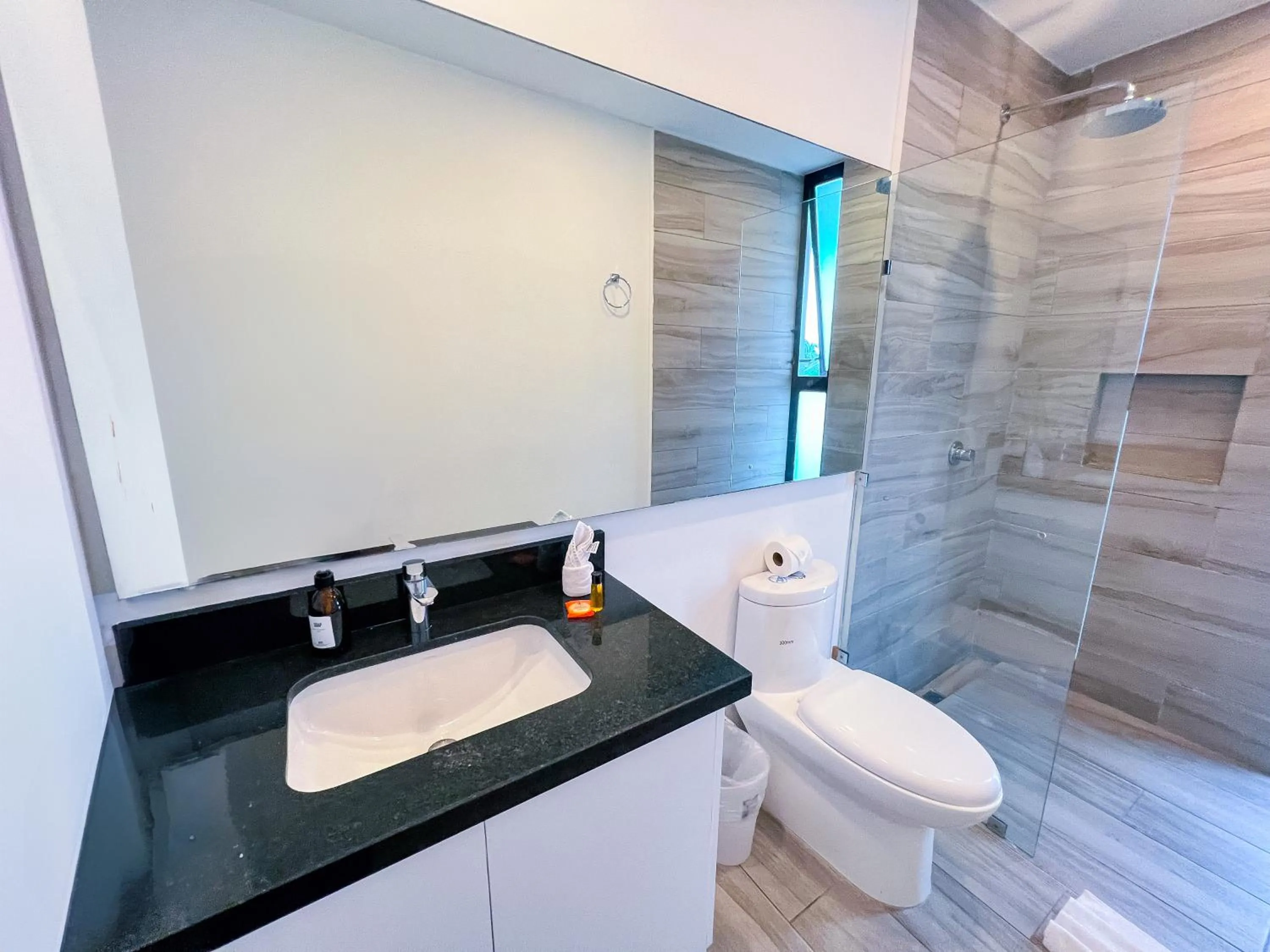 Shower in Mare Playa del Carmen