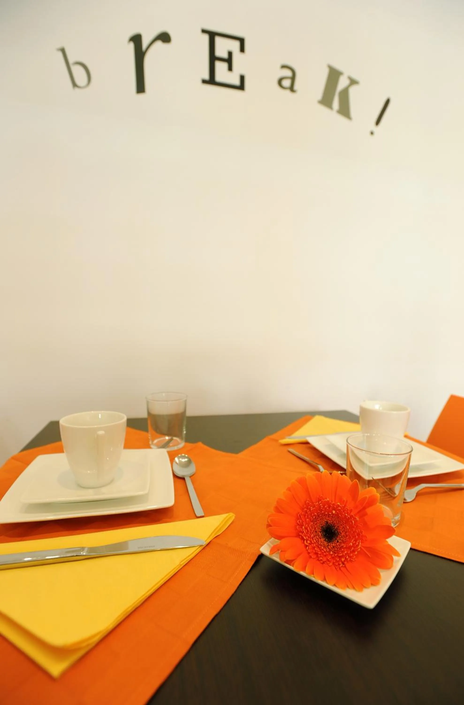 Communal lounge/ TV room in Honey Rooms