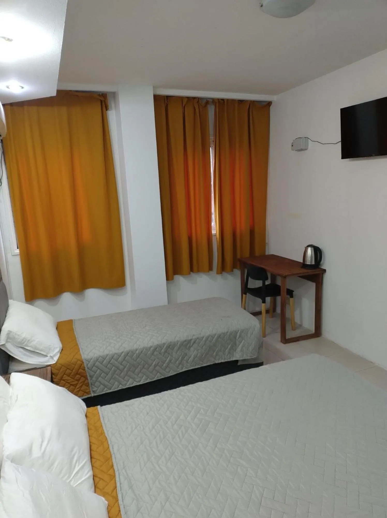 Bedroom, Bed in San Remo City Hotel