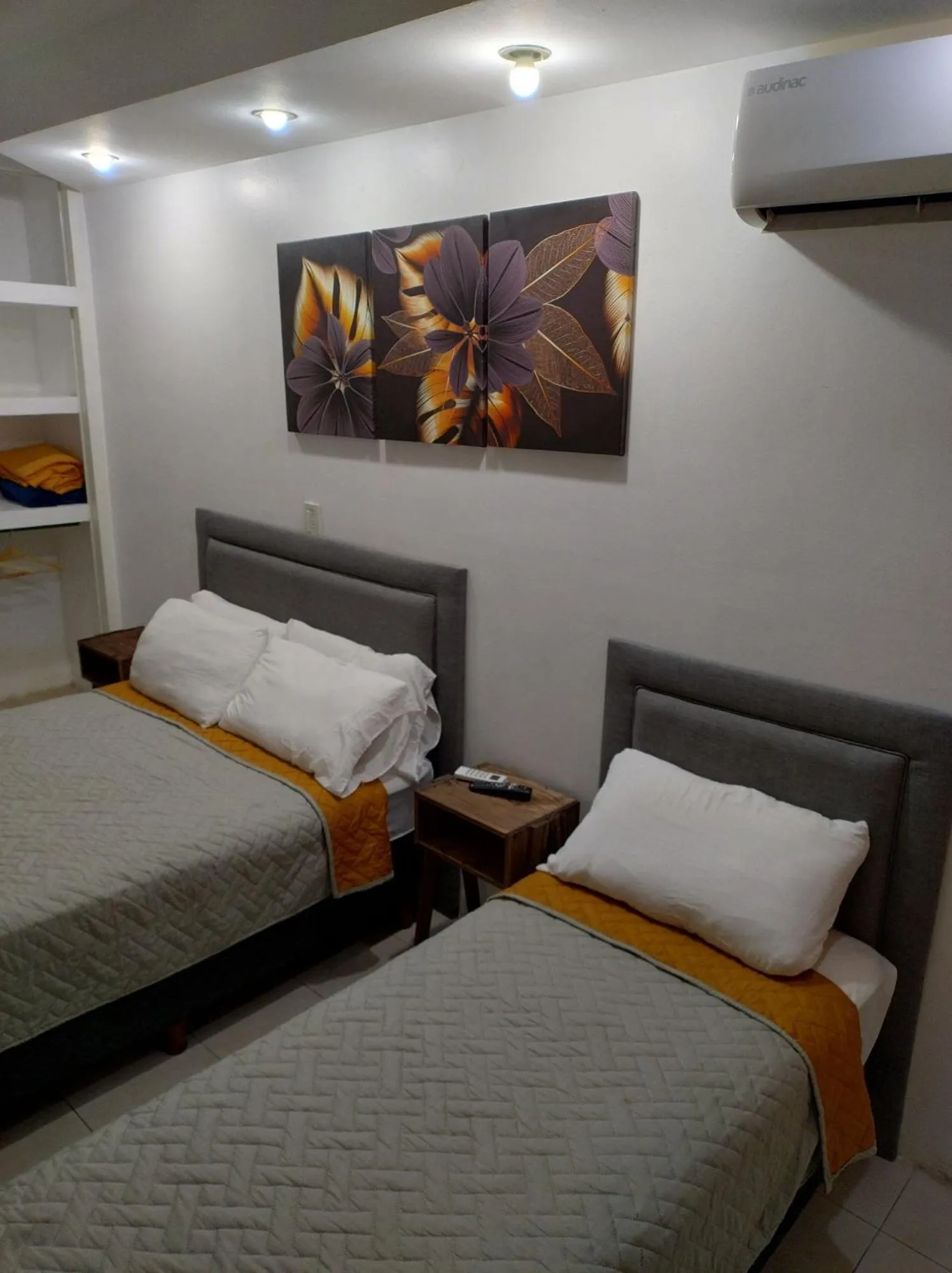 Bedroom, Bed in San Remo City Hotel