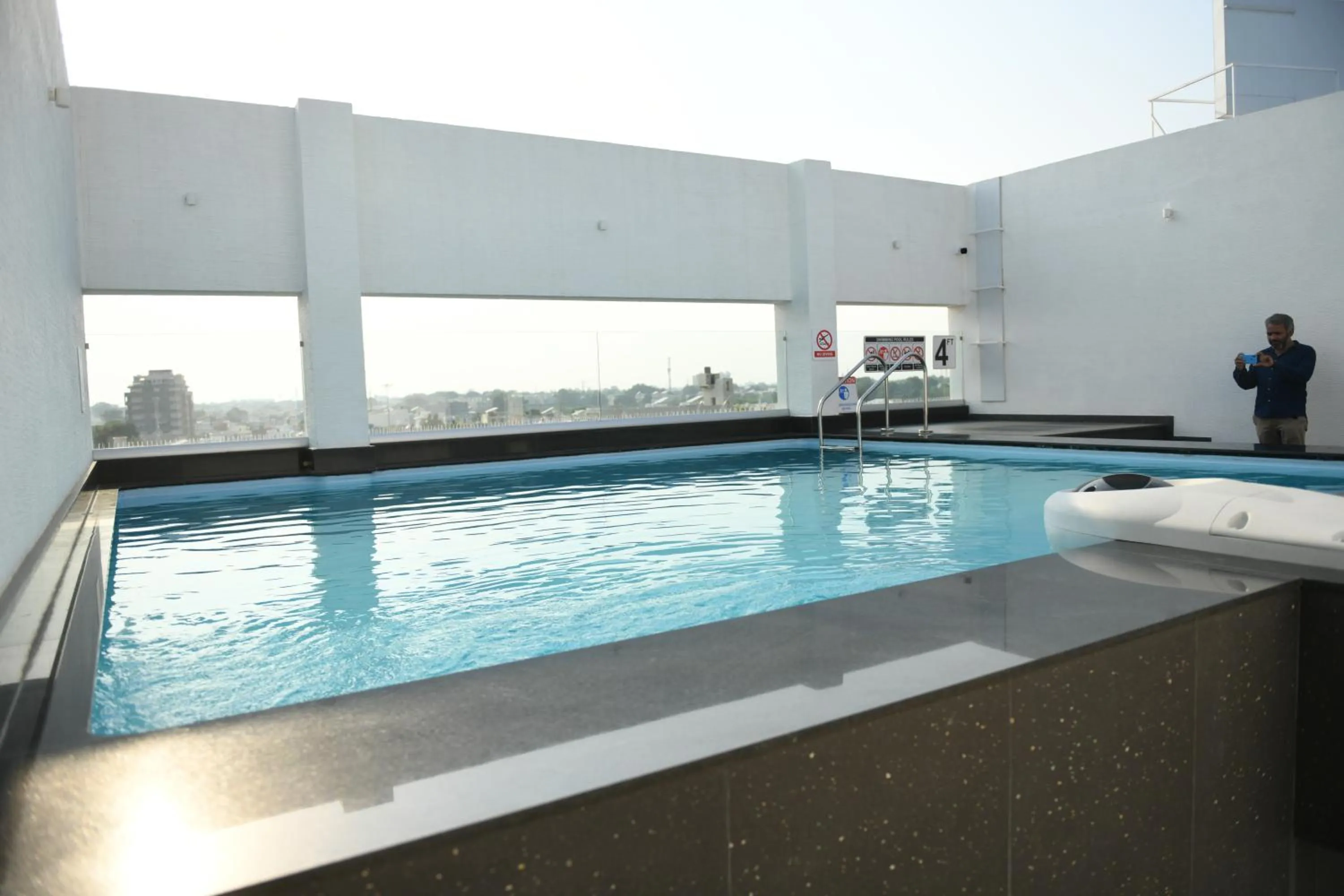 Swimming pool in Hotel Blueivy Anand