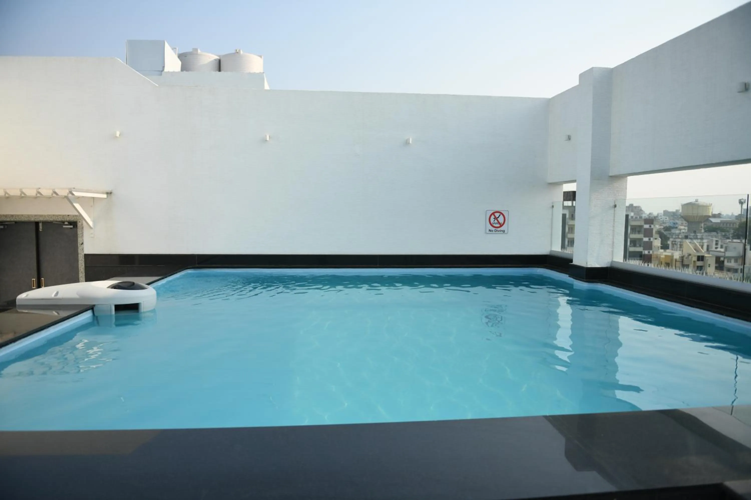 Swimming pool in Hotel Blueivy Anand