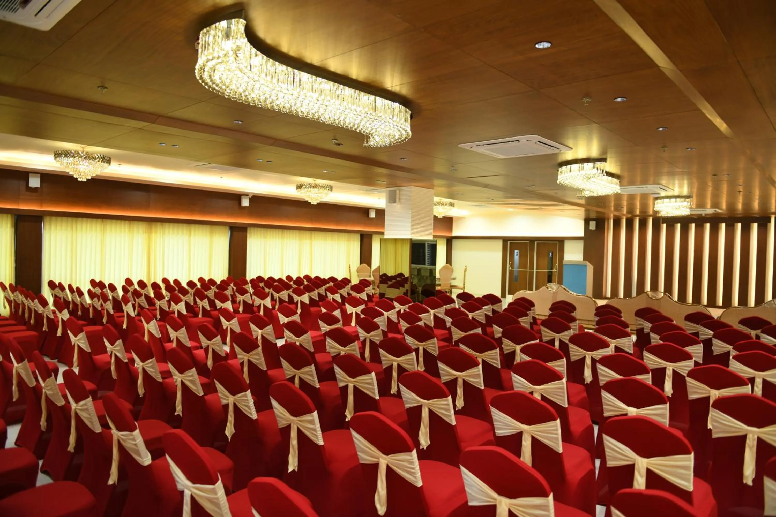 Banquet/Function facilities in Hotel Blueivy Anand