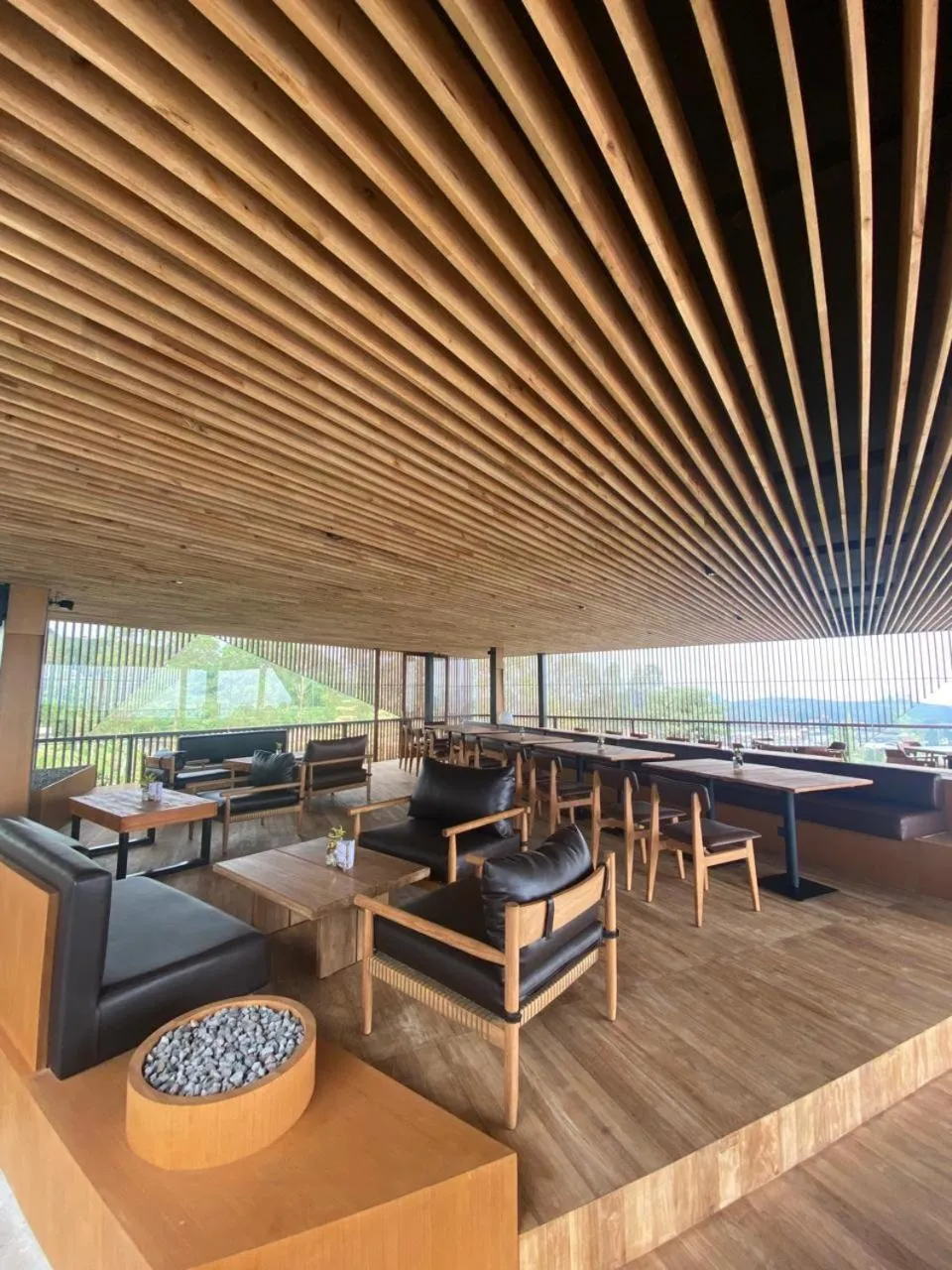 Restaurant/places to eat in Sunsetfalls Gardens and Resort