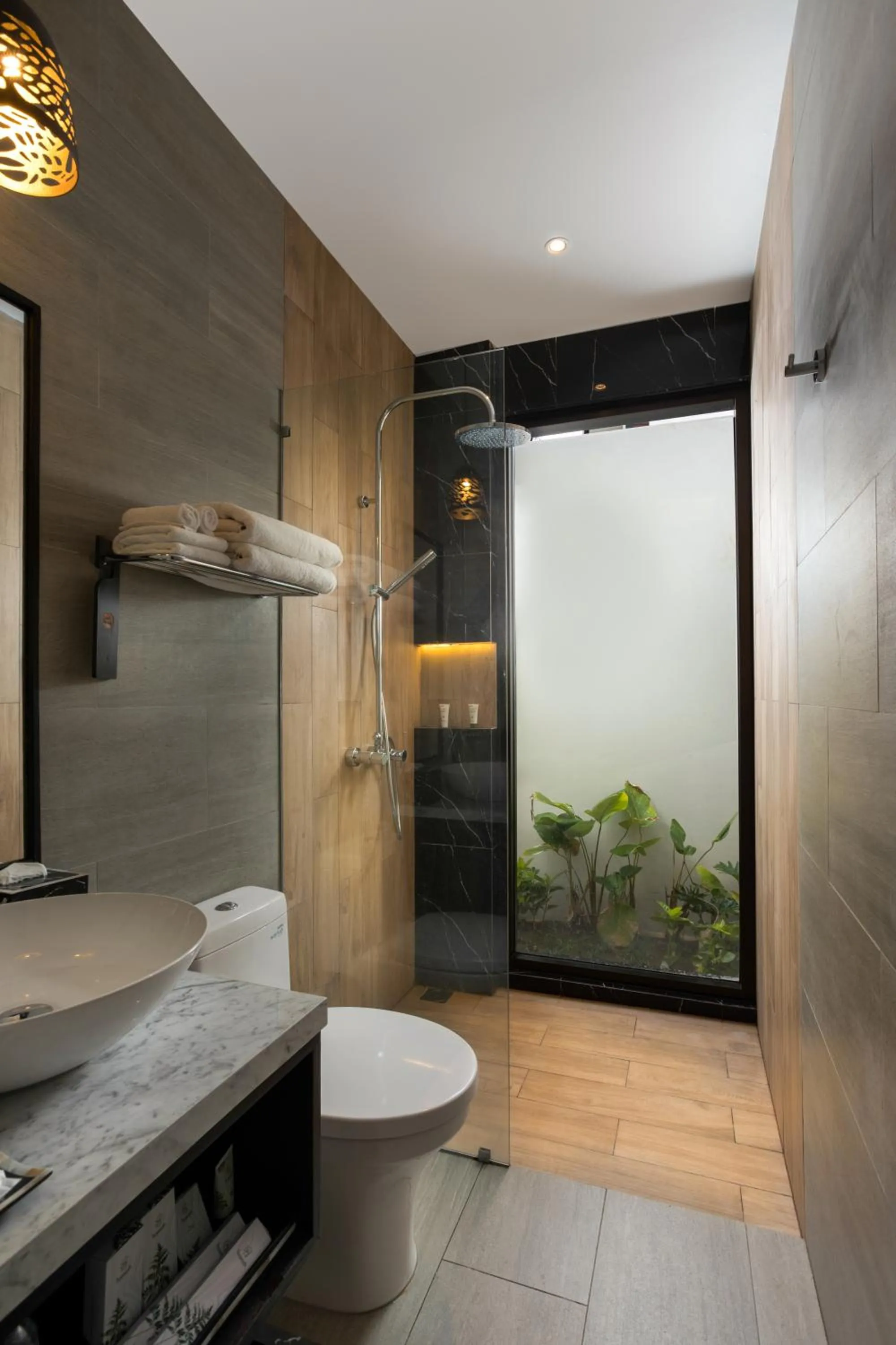 Bathroom in Sunsetfalls Gardens and Resort